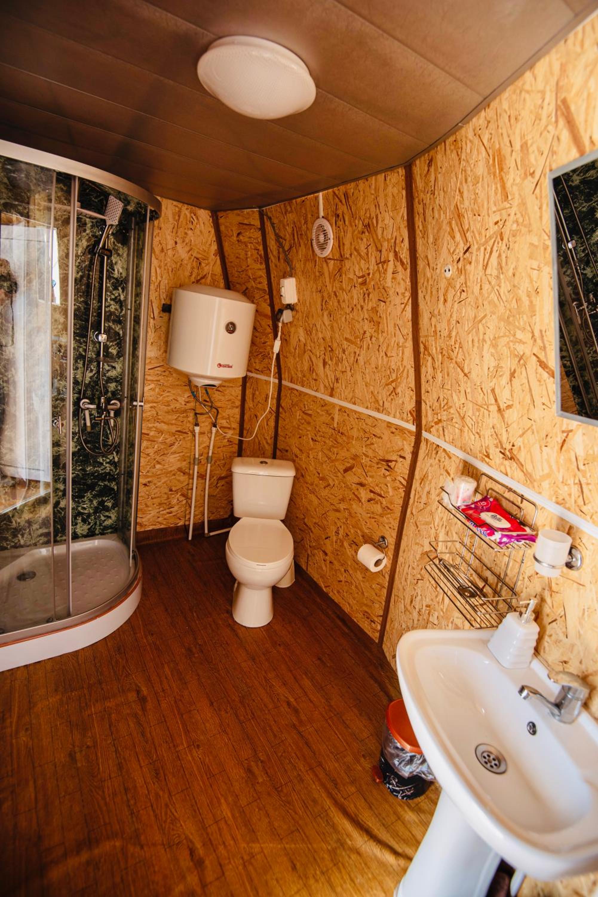 Deluxe Double Room with Balcony - Photo 27