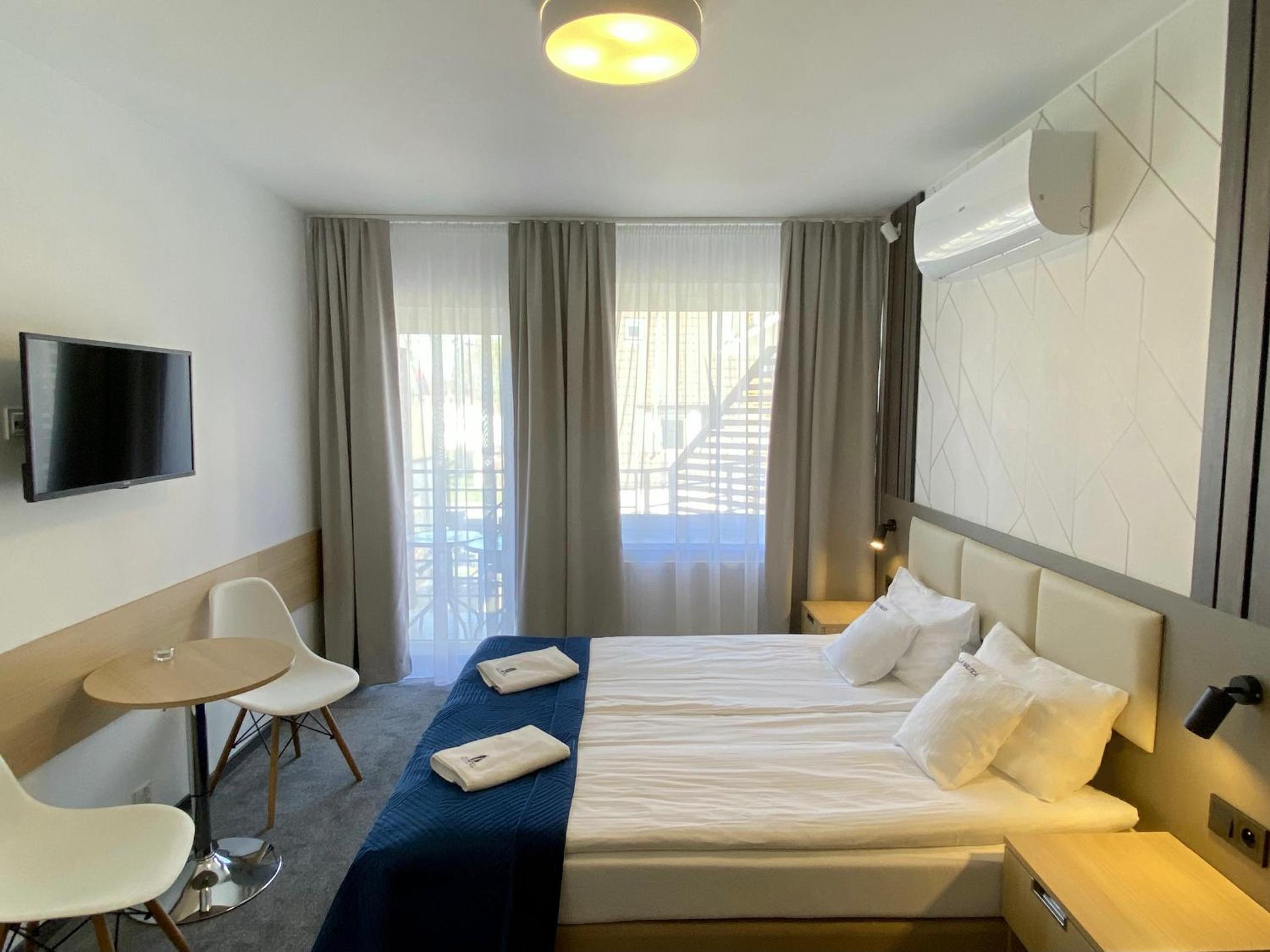 Double or Twin Room with Balcony - Photo 1