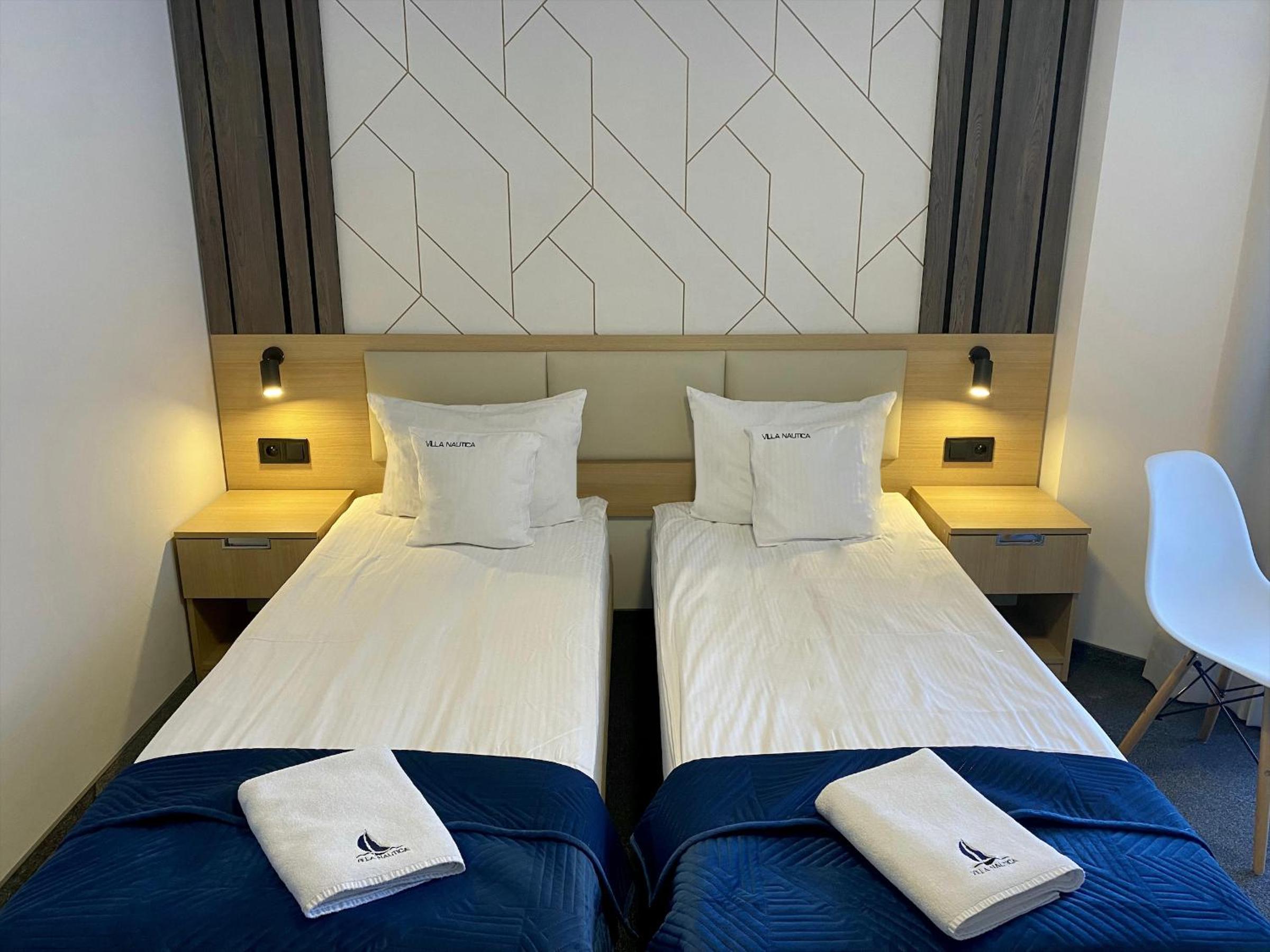 Double or Twin Room with Balcony - Photo 5