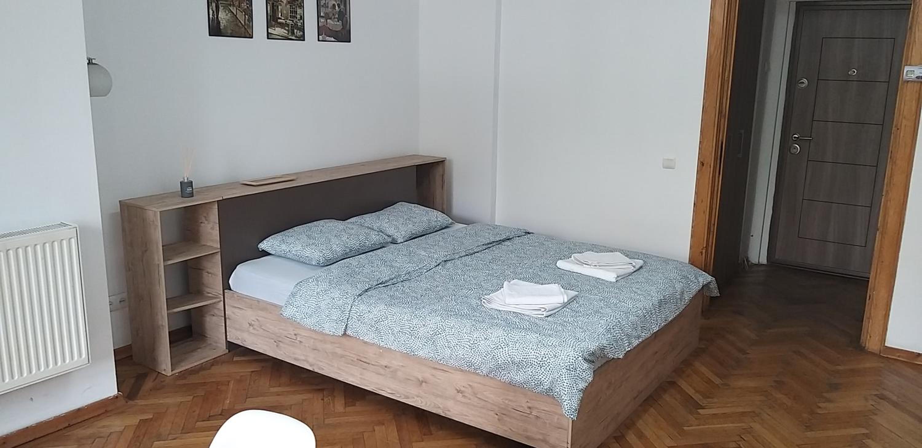 One-Bedroom Apartment - Photo 6