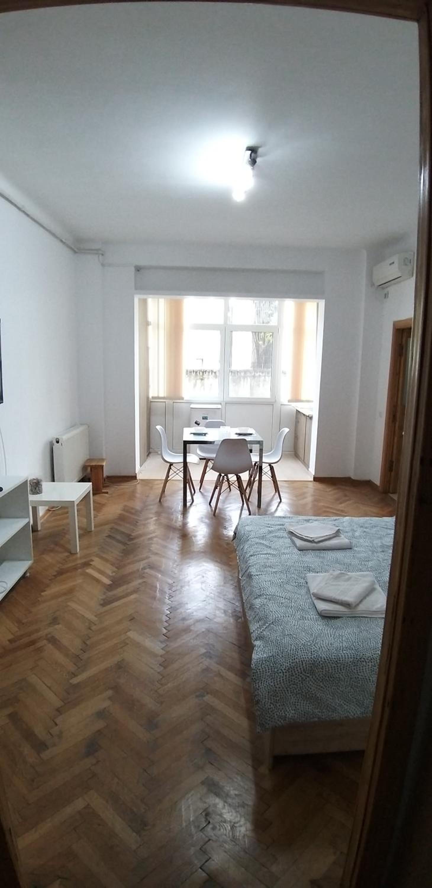 One-Bedroom Apartment - Photo 12