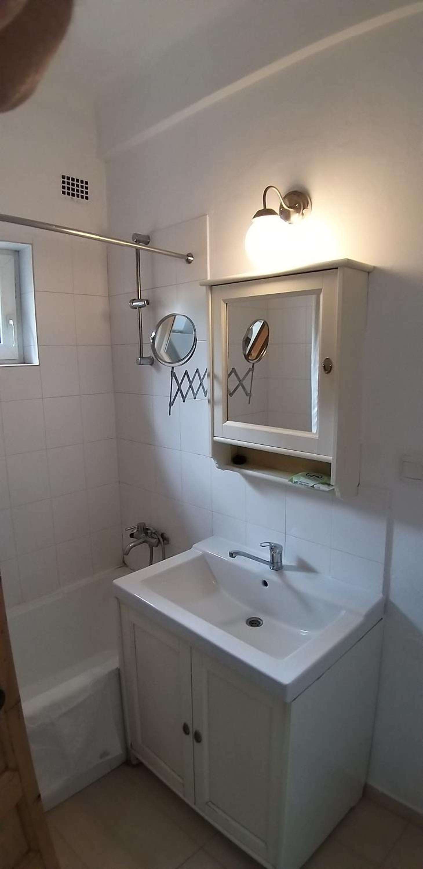 One-Bedroom Apartment - Photo 13