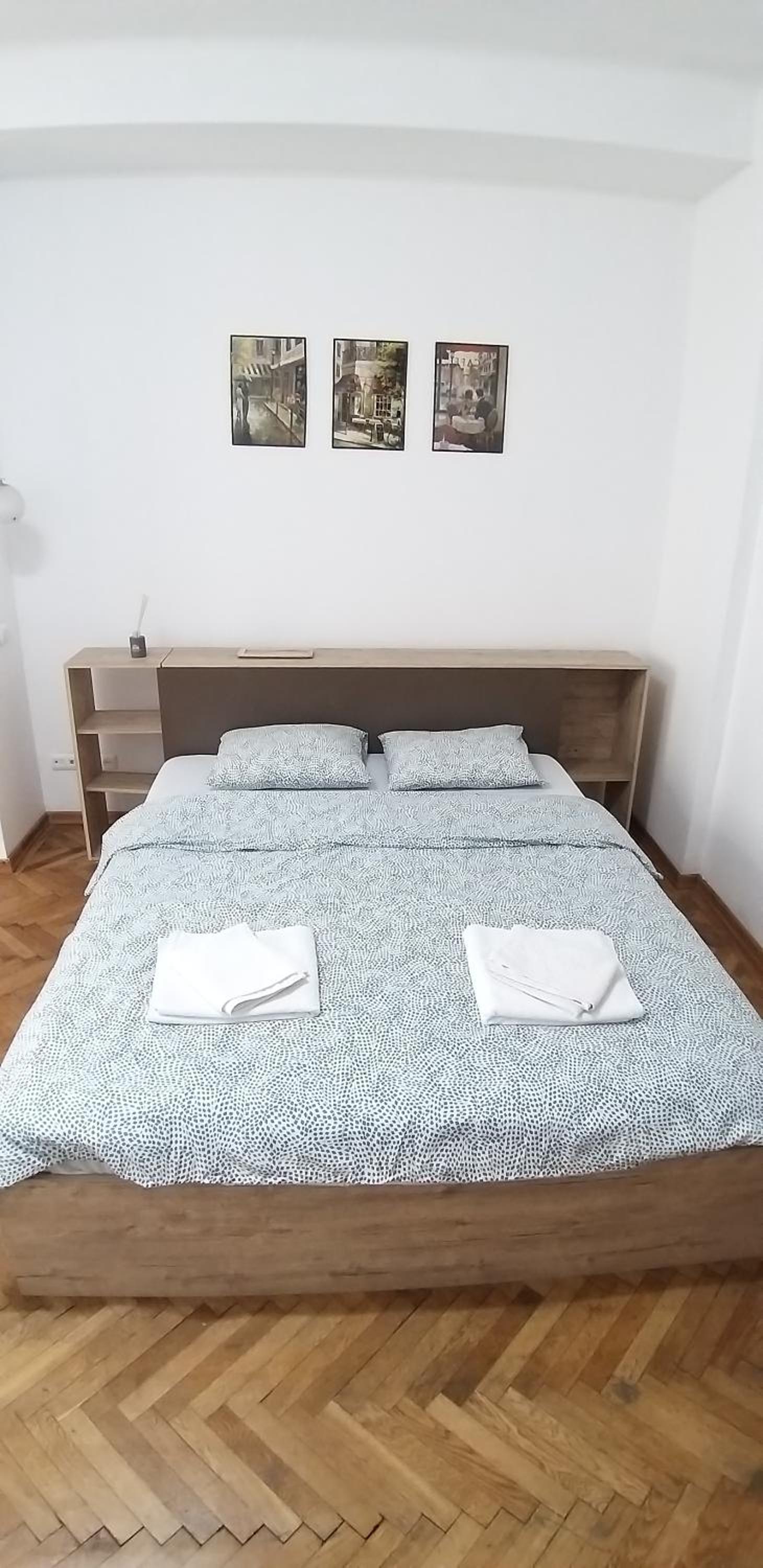 One-Bedroom Apartment - Photo 14
