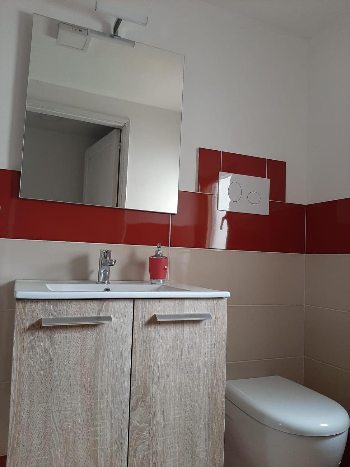 One-Bedroom Apartment - Photo 26
