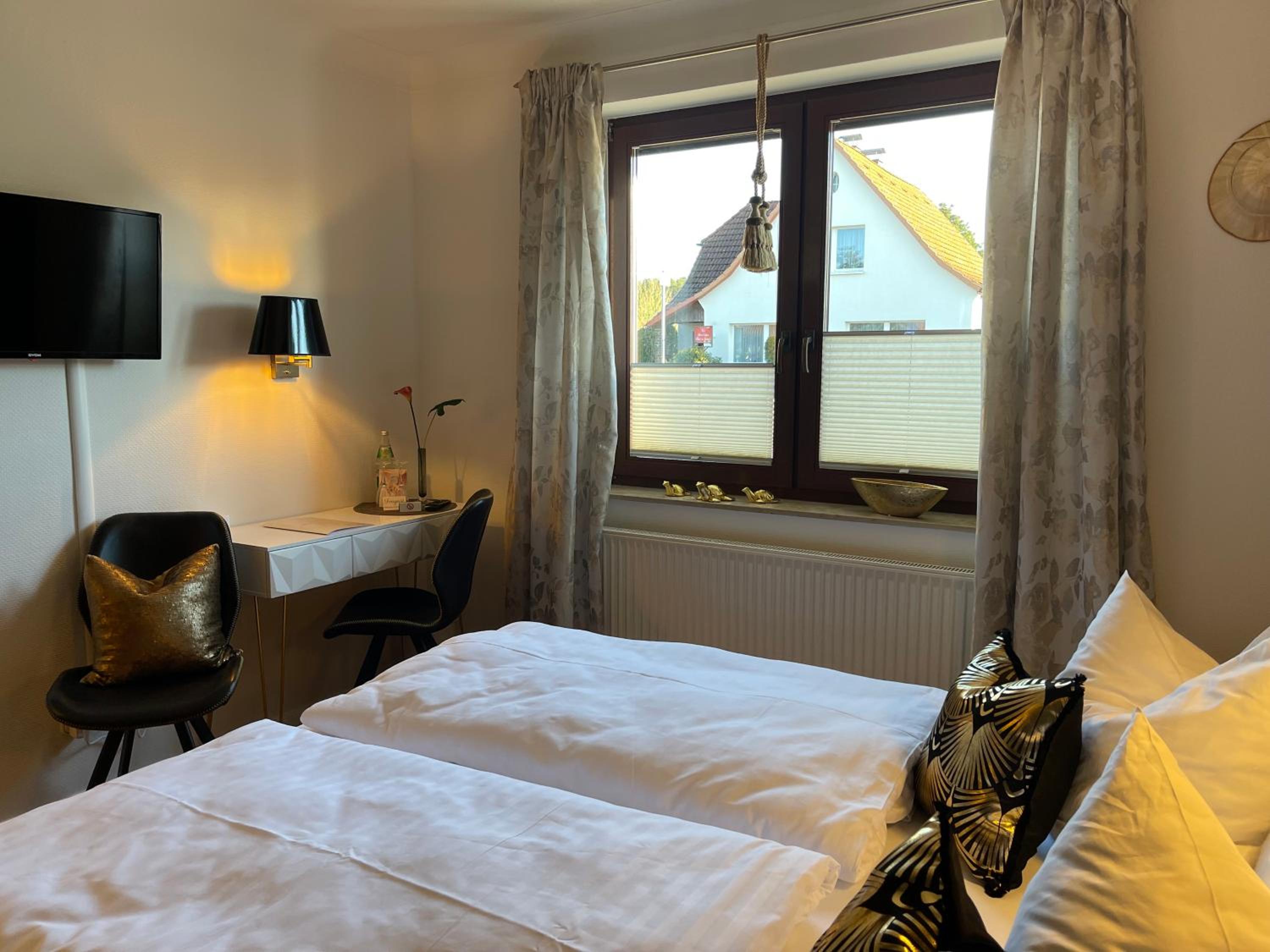 Double Room with Private Bathroom photo 3