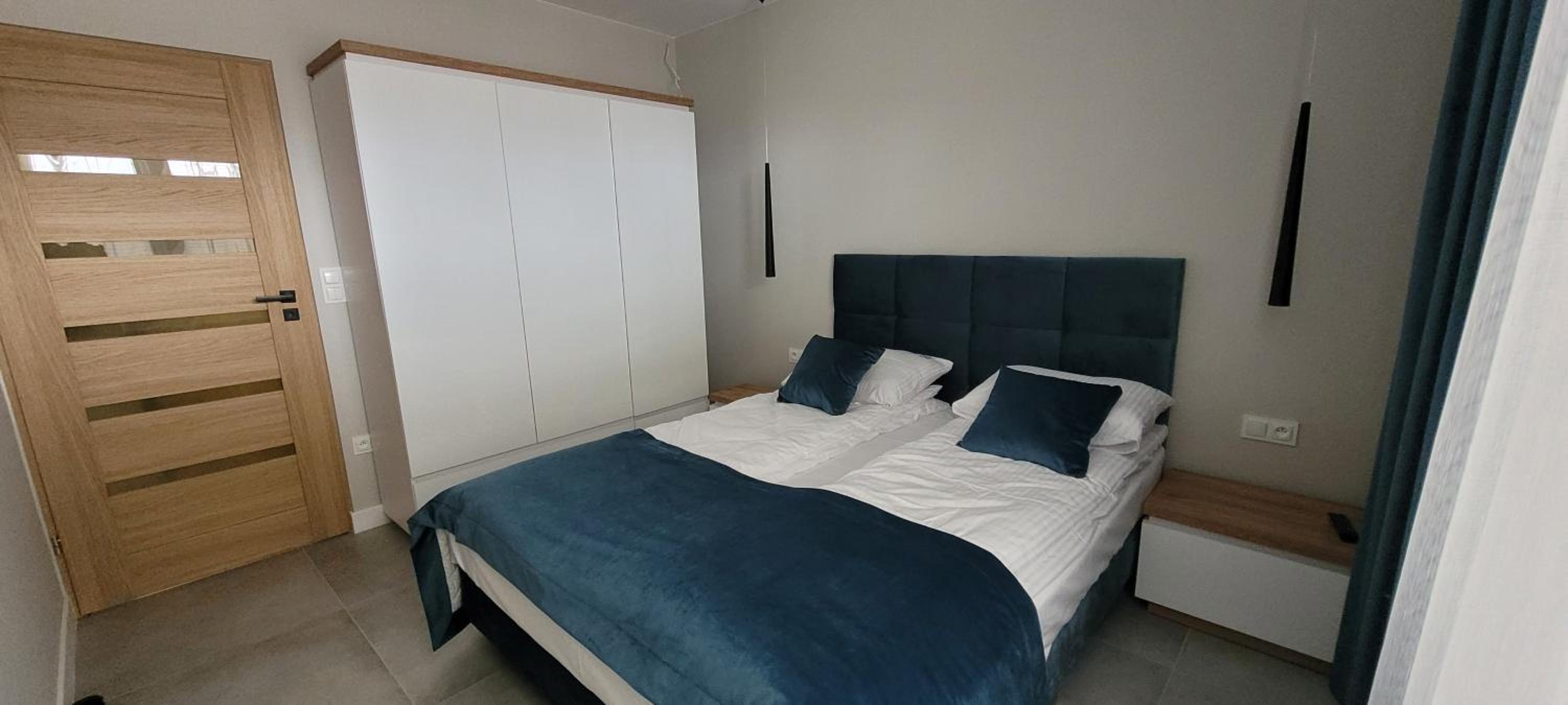 One-Bedroom Apartment photo 1