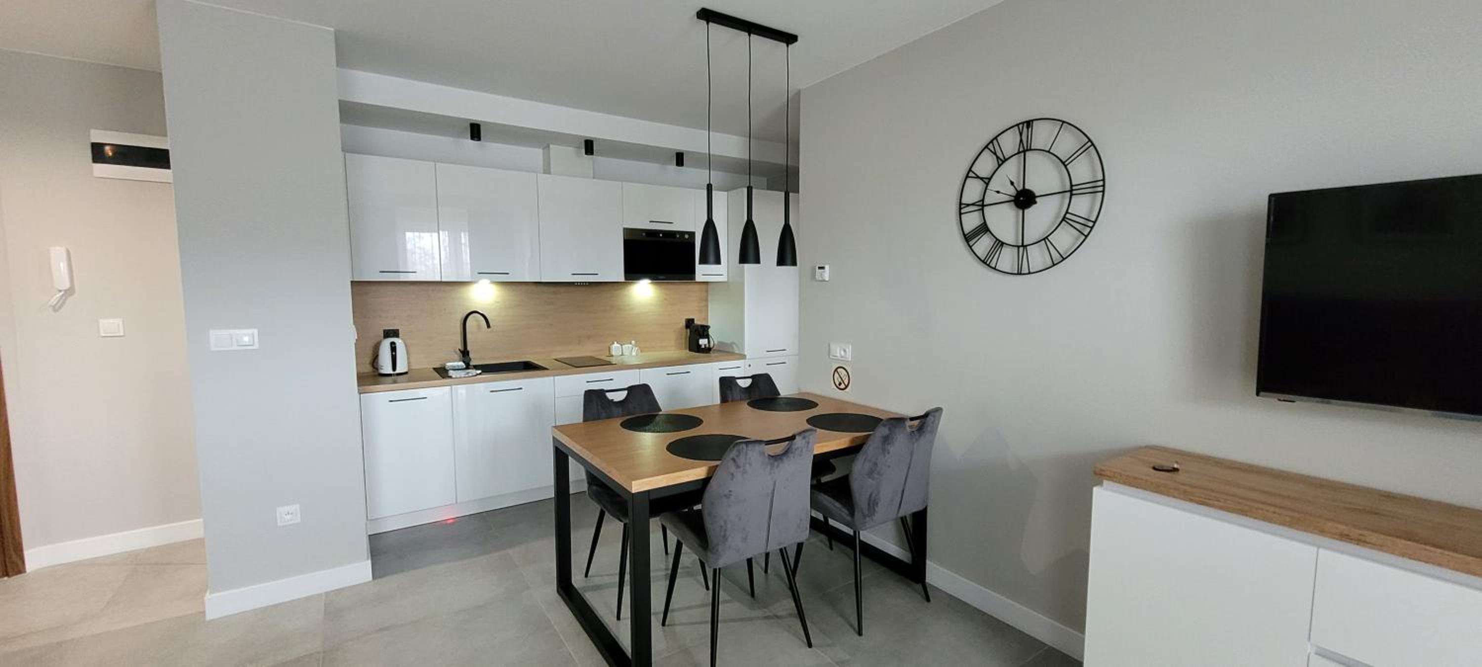 One-Bedroom Apartment photo 3