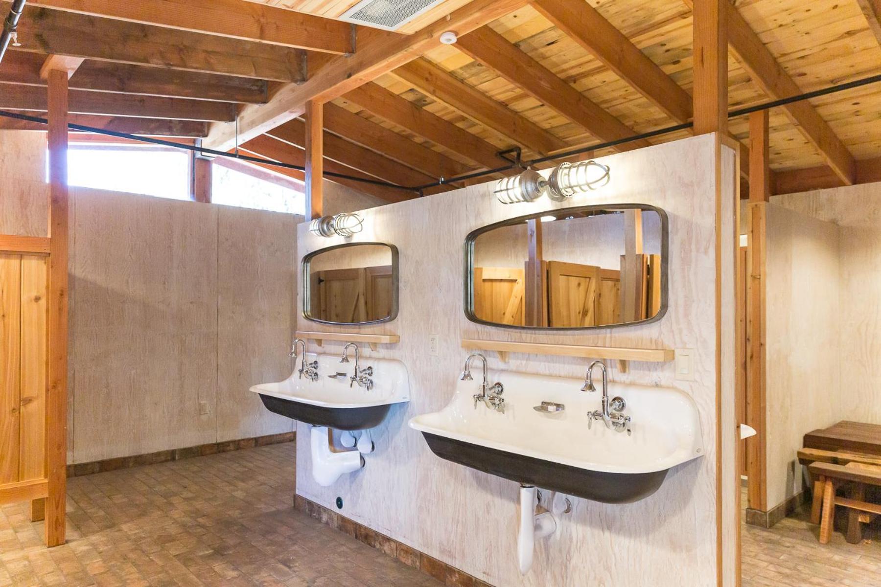 Quadruple Room with Mountain View photo 3