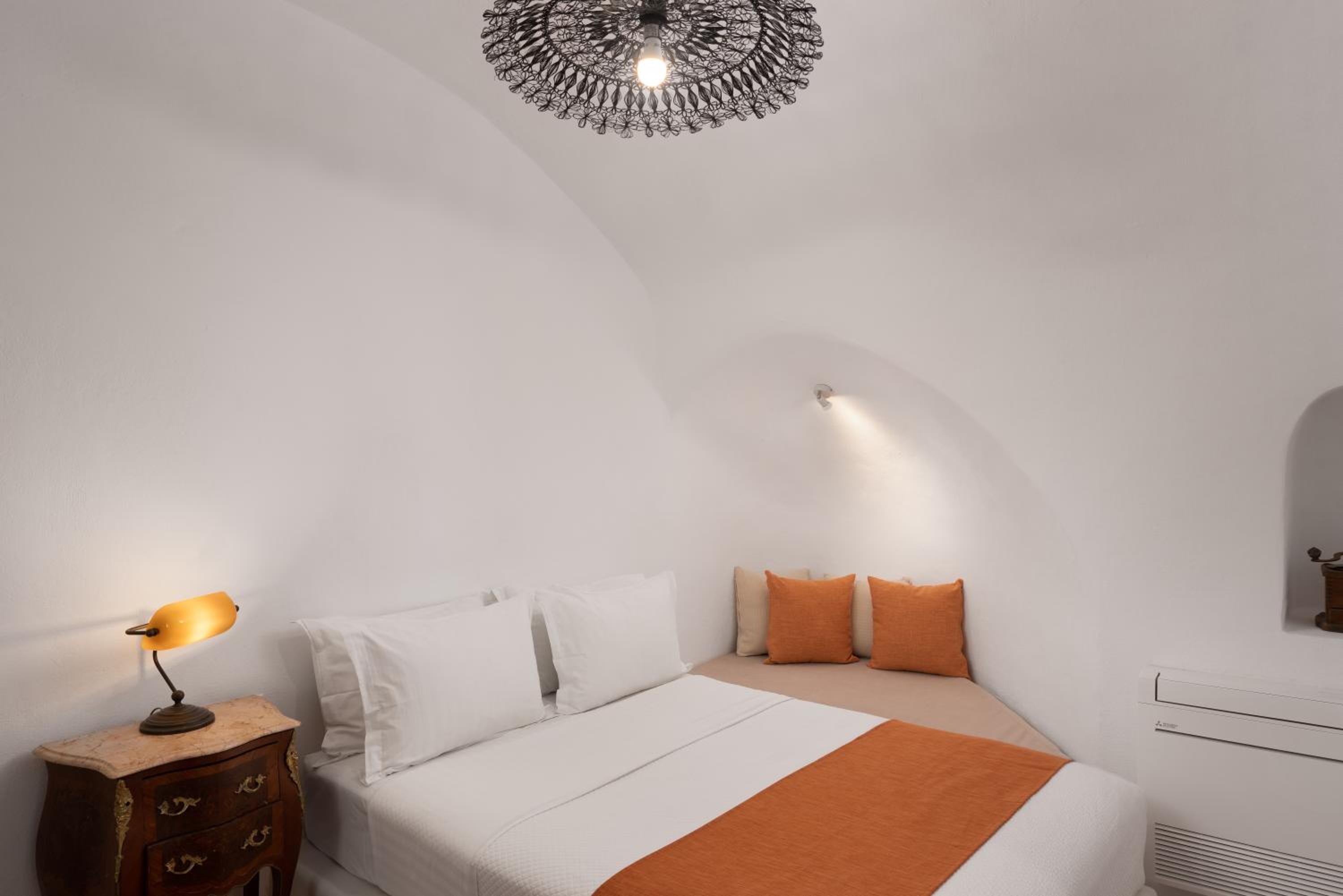 Cave Suite photo 2