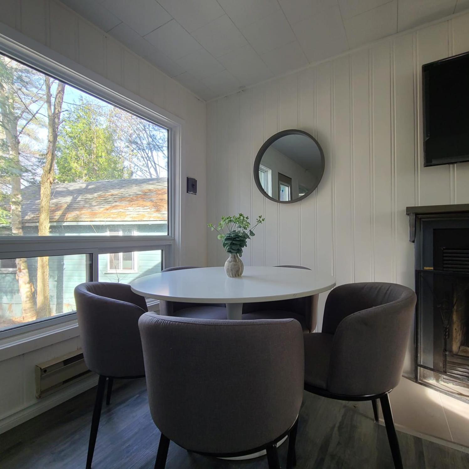 One-Bedroom House - Photo 9