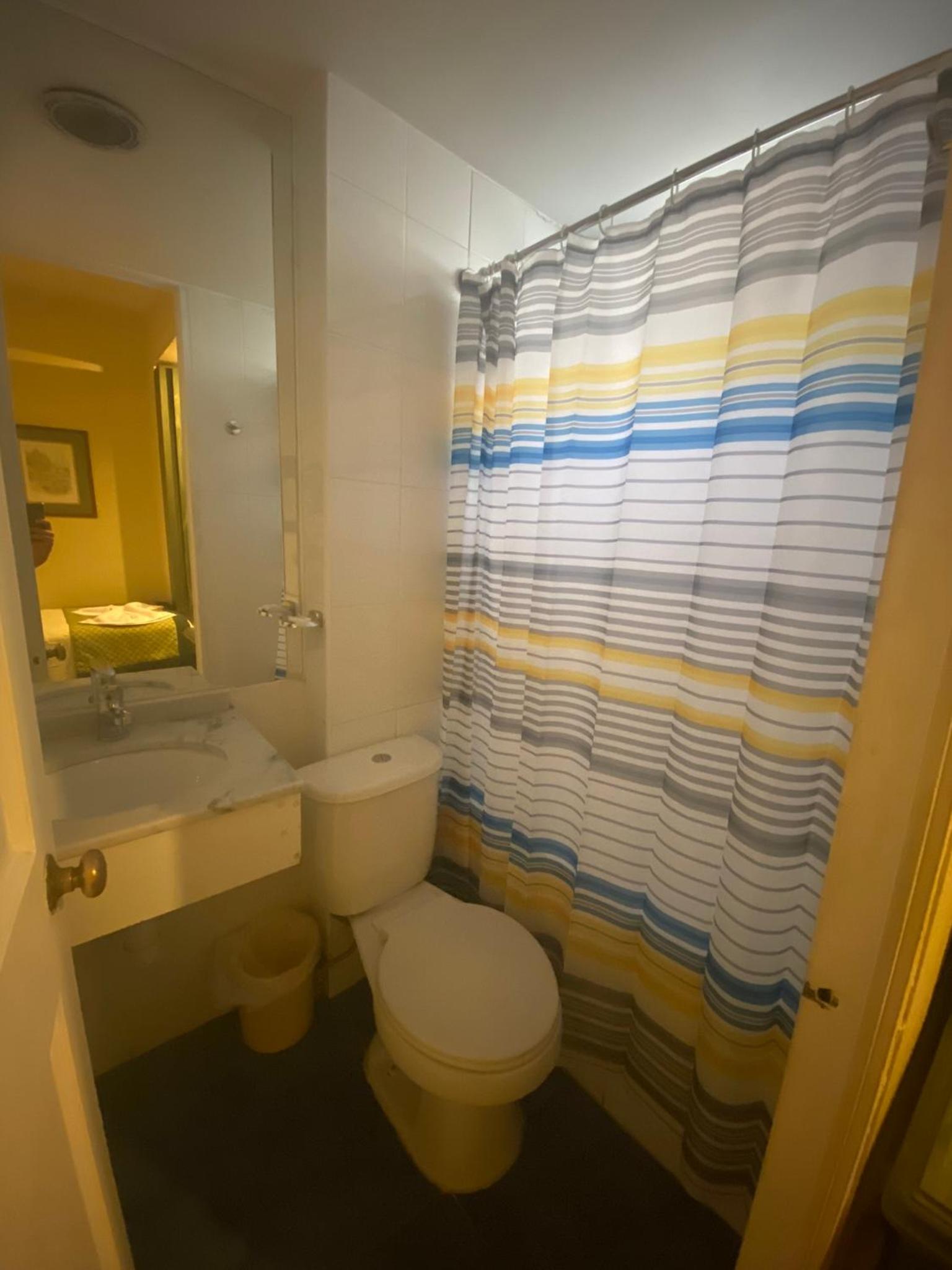 Single Room with Private Bathroom photo 2