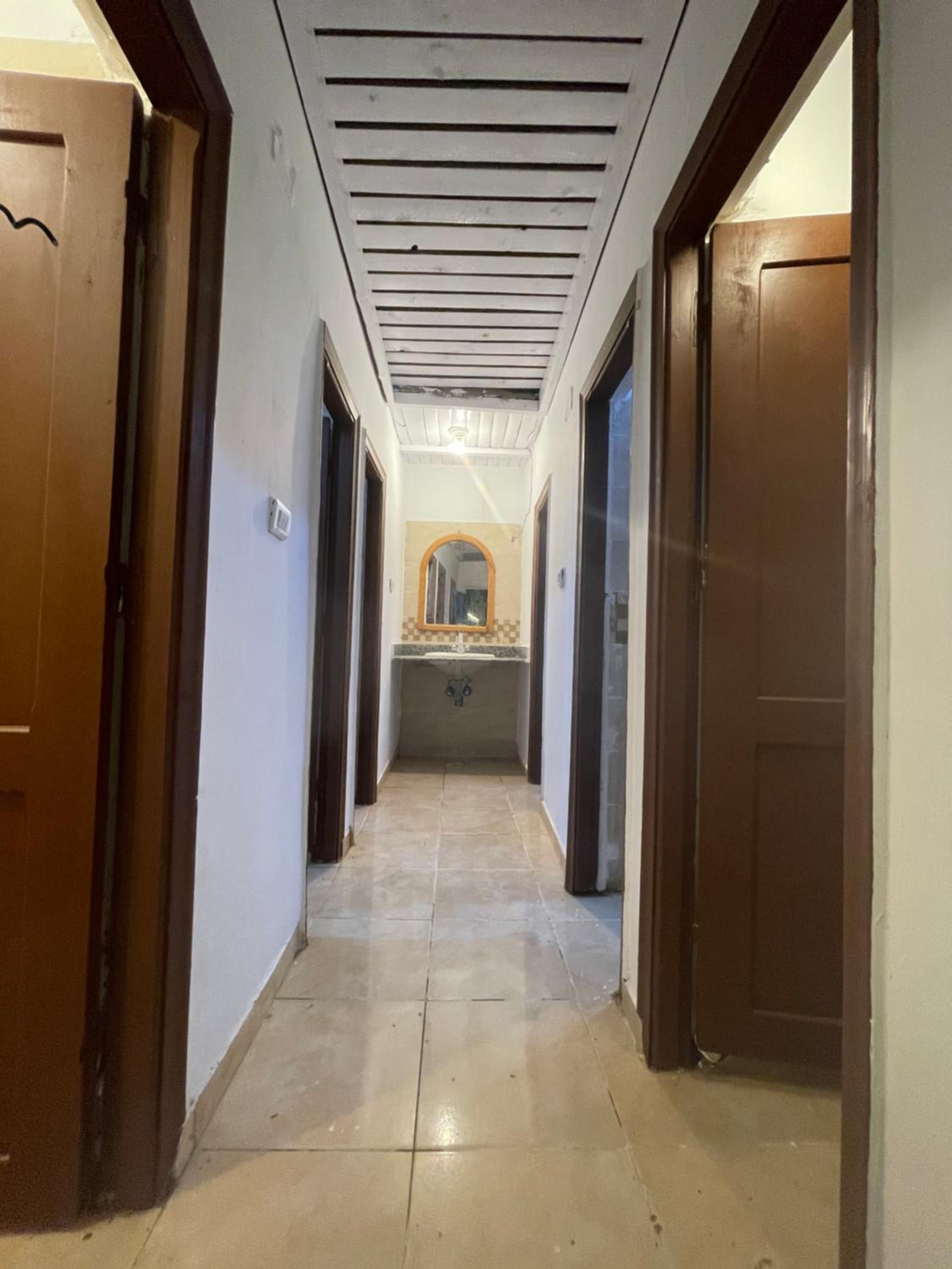 Single Room with Shared Bathroom photo 3
