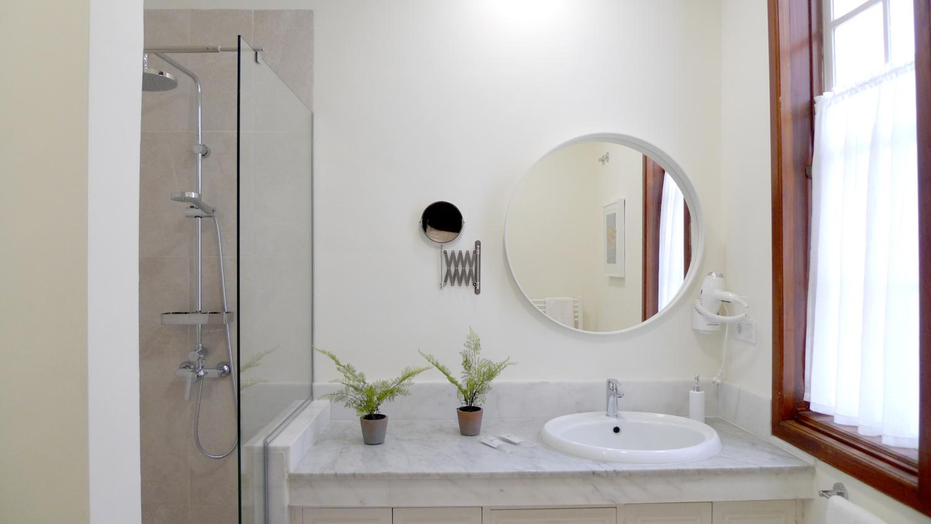 Two-Bedroom Suite - Photo 6