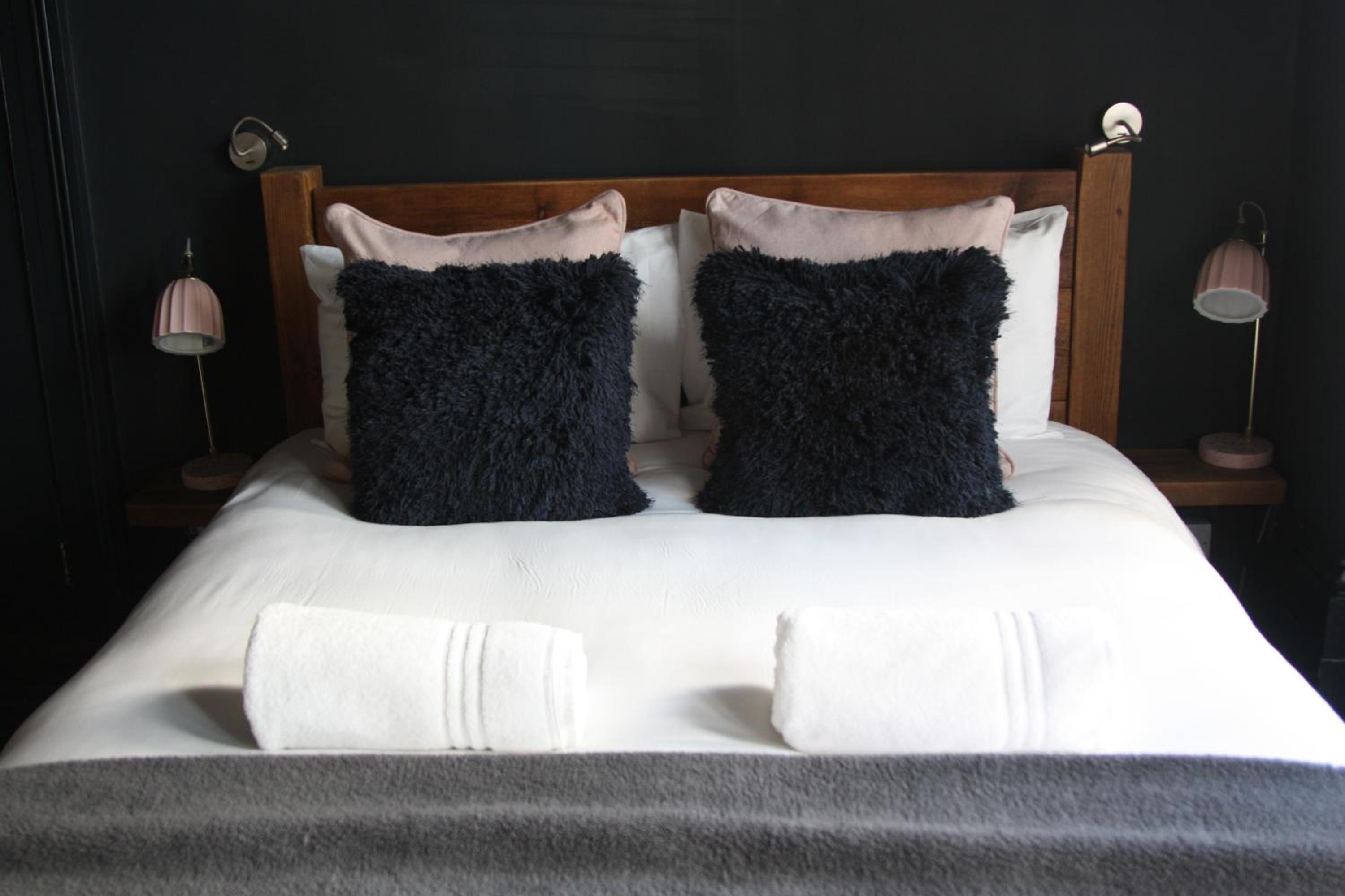 One-Bedroom Apartment - Photo 25