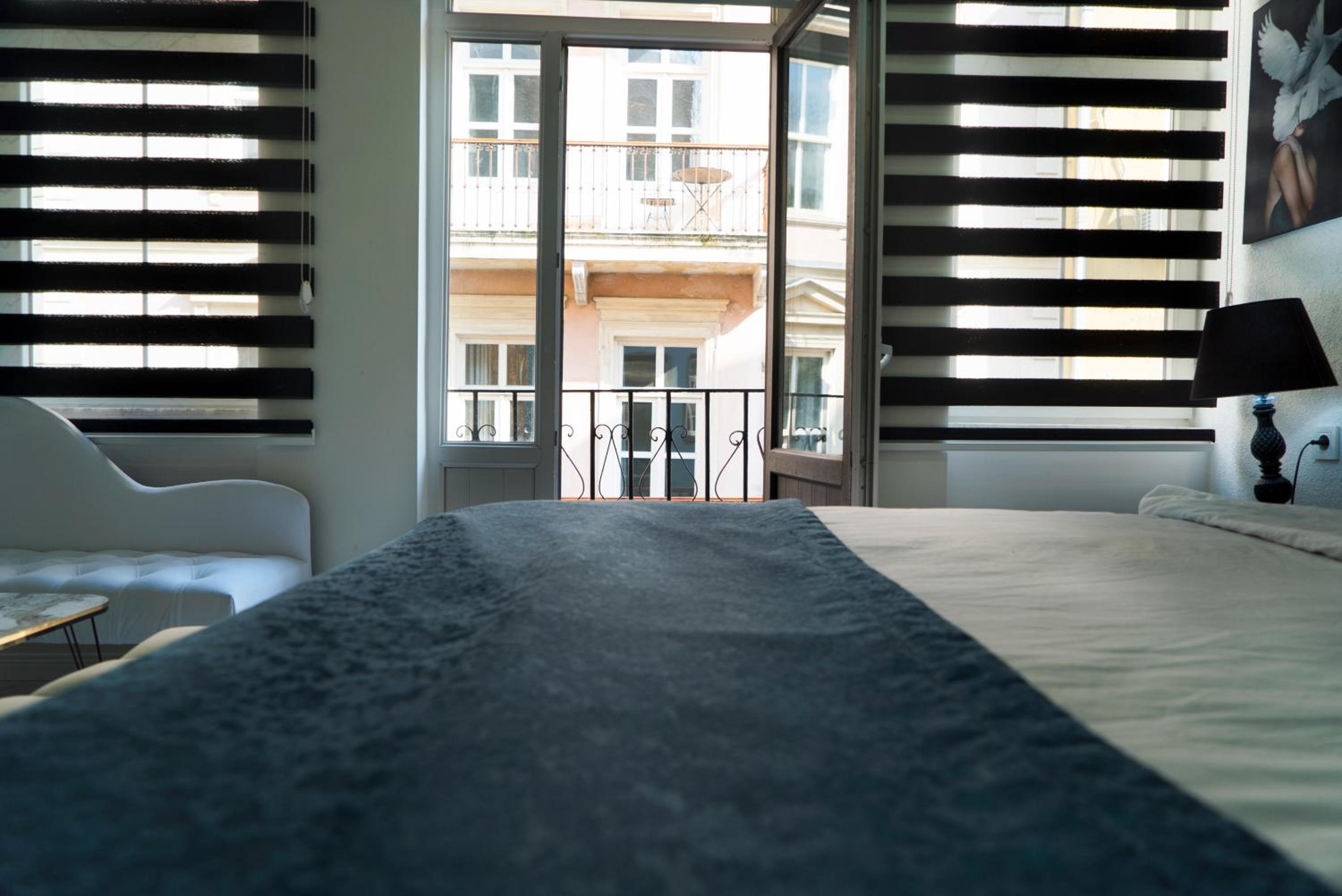 Deluxe Double Room with Balcony photo 2