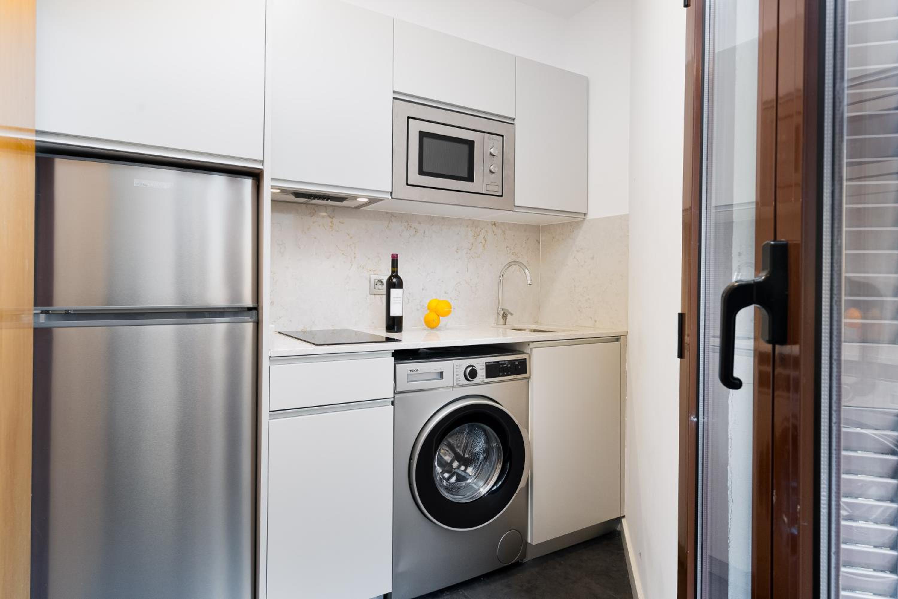 One-Bedroom Apartment with Balcony photo 3