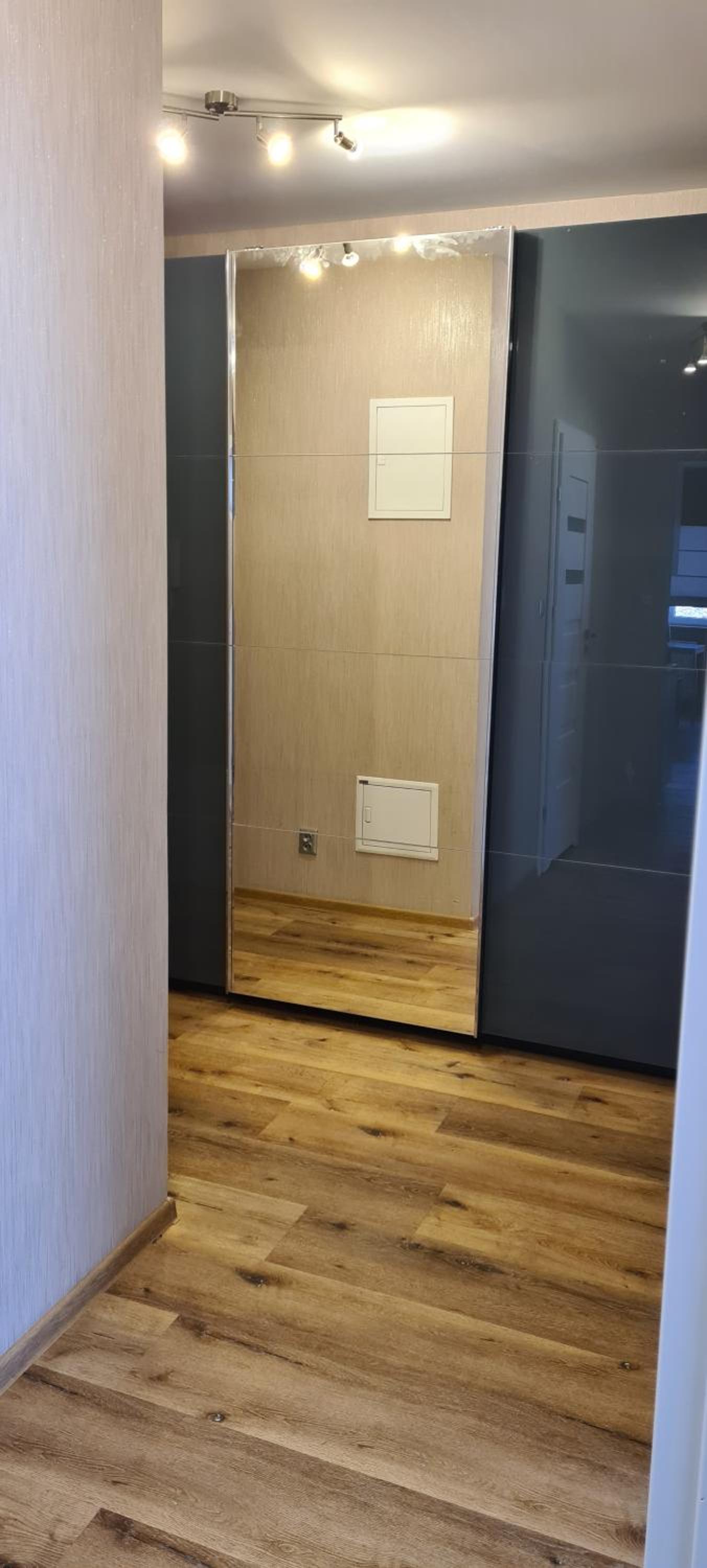 Two-Bedroom Apartment - Photo 9