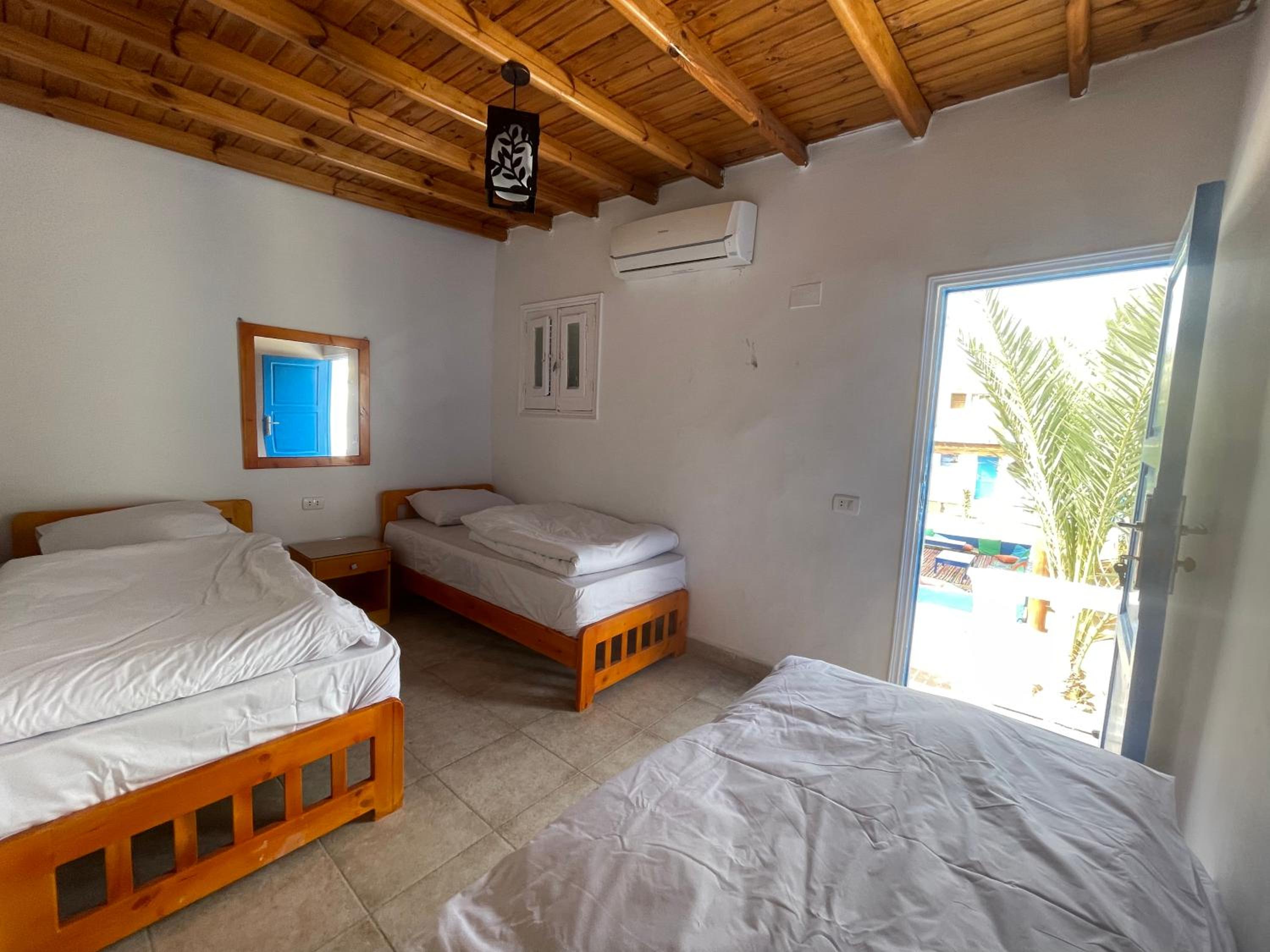 Double Room with Private Bathroom - Photo 4