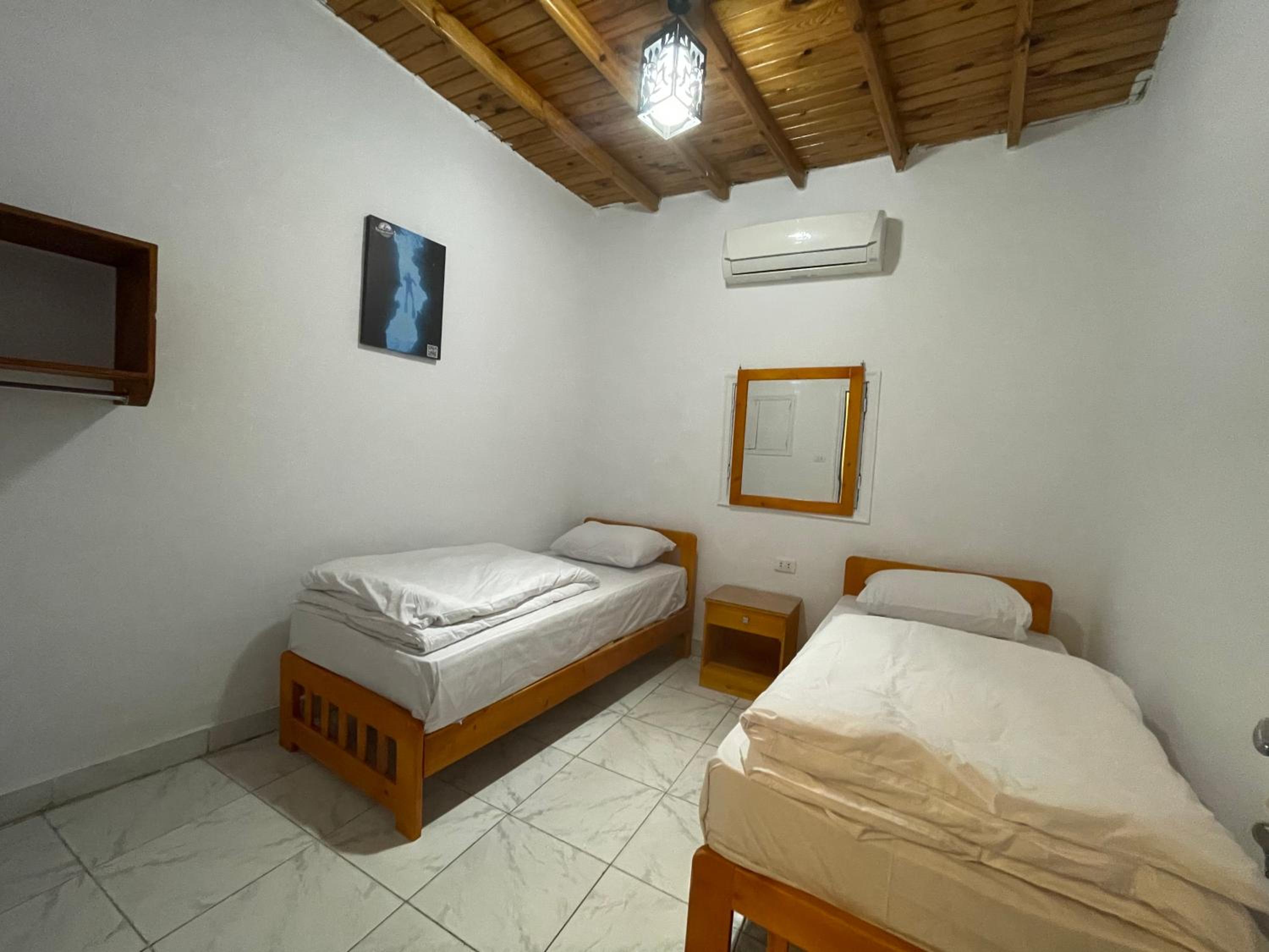 Single Room with Shared Bathroom photo 1