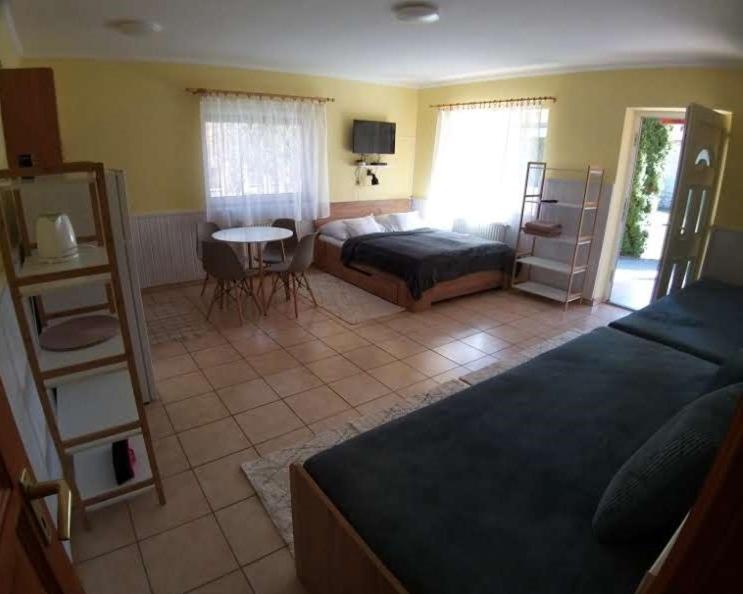 Studio Apartment photo 3
