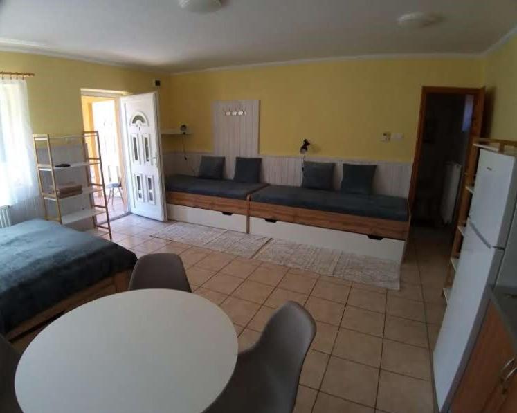 Studio Apartment photo 2