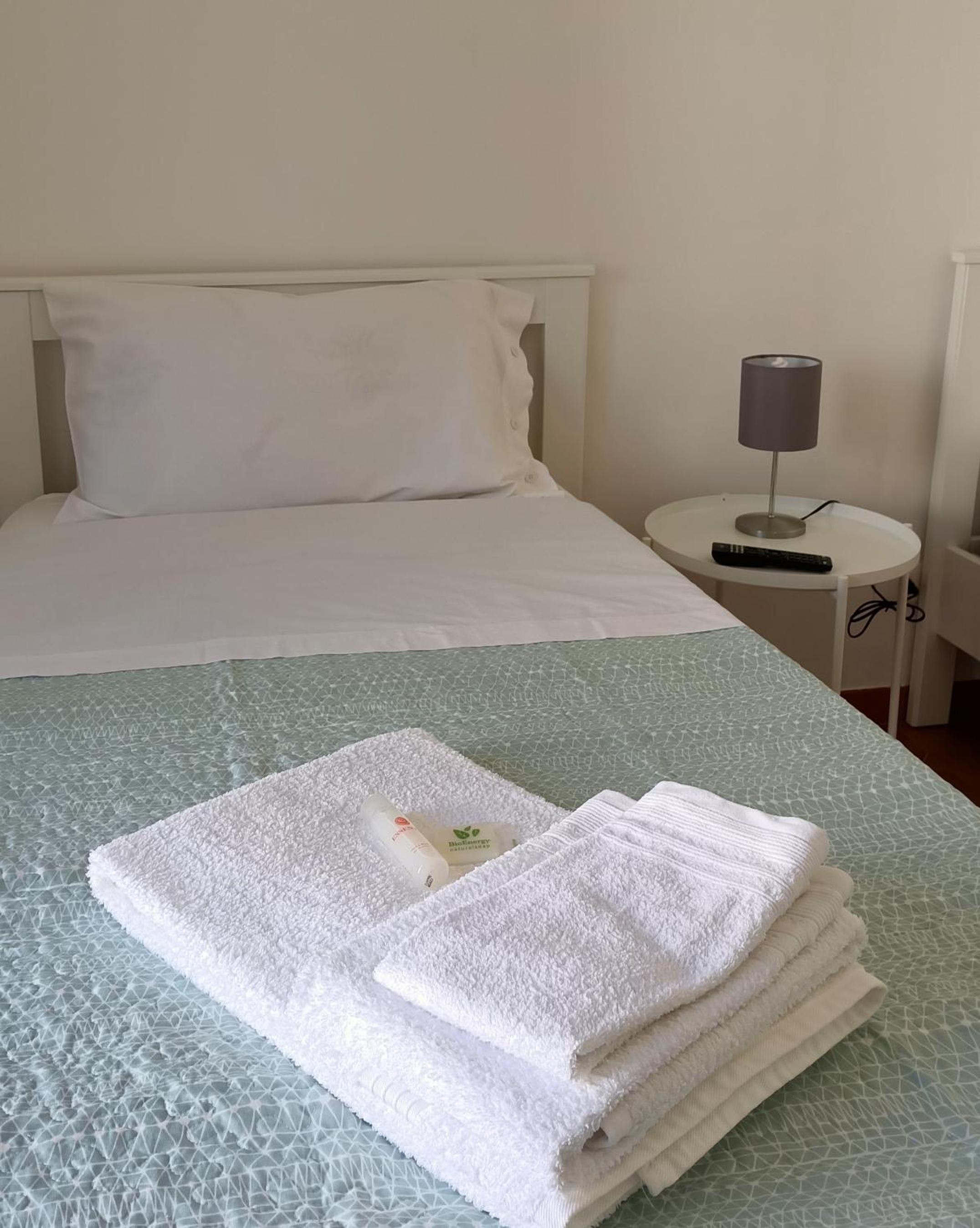 Twin Room With Balcony And Shared Bathroom photo 1
