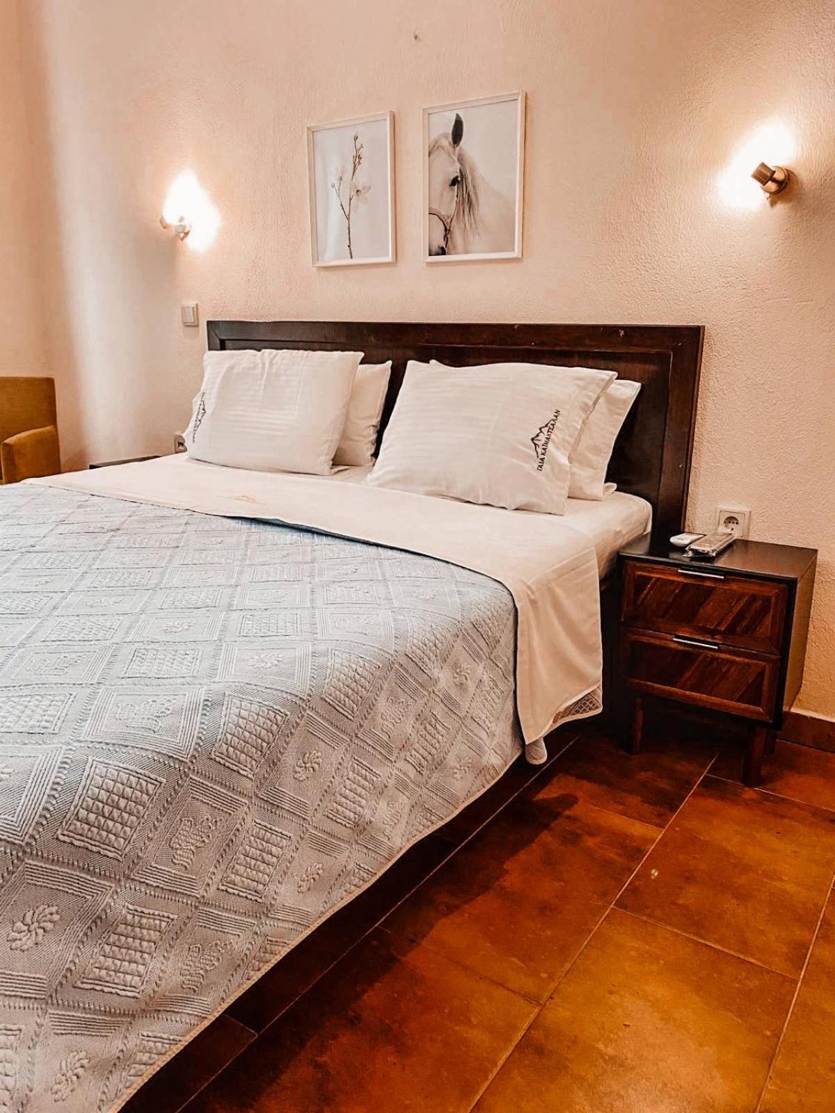 Double Room - Photo 12