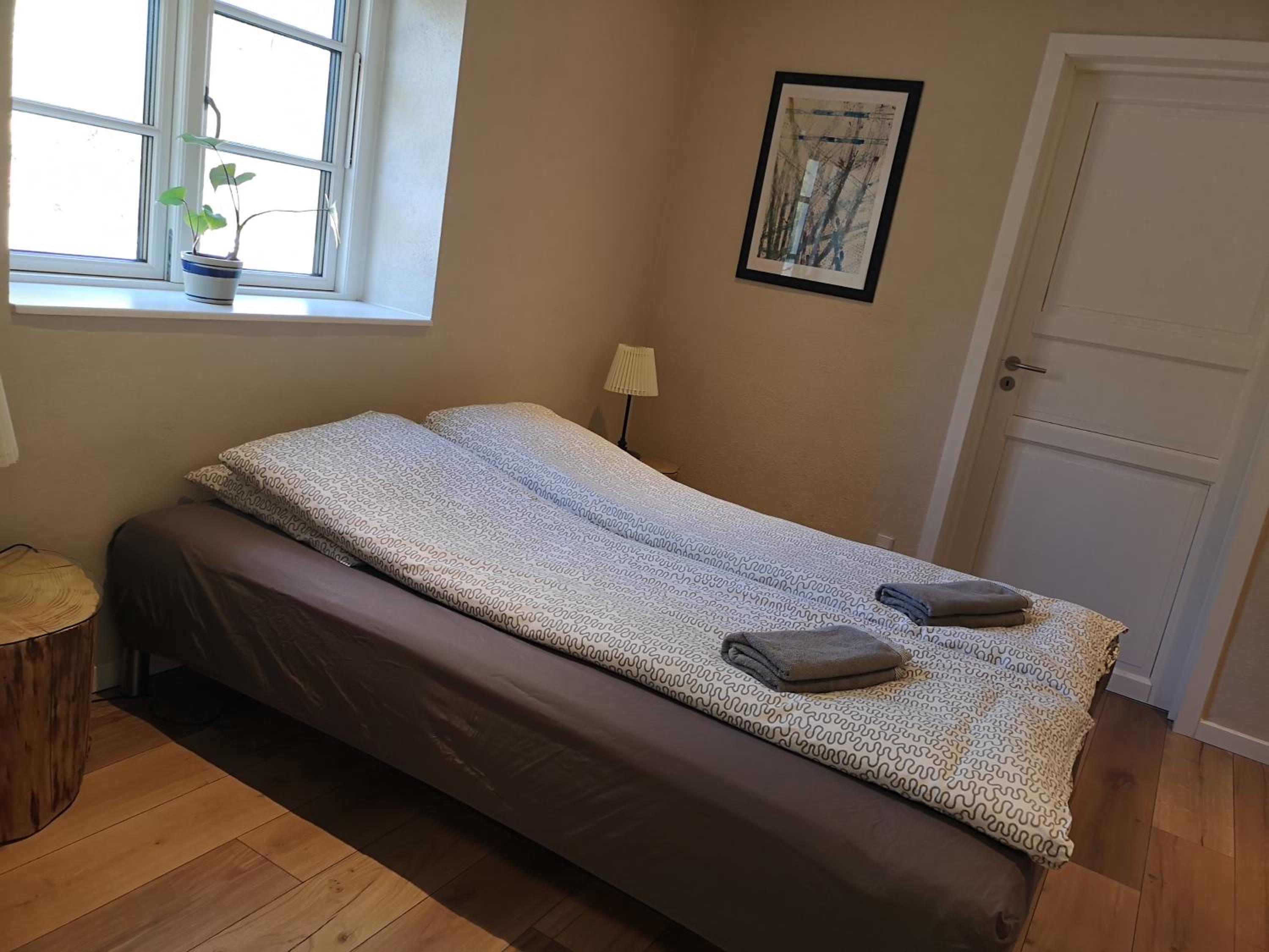Twin Room with Private Bathroom - Photo 7