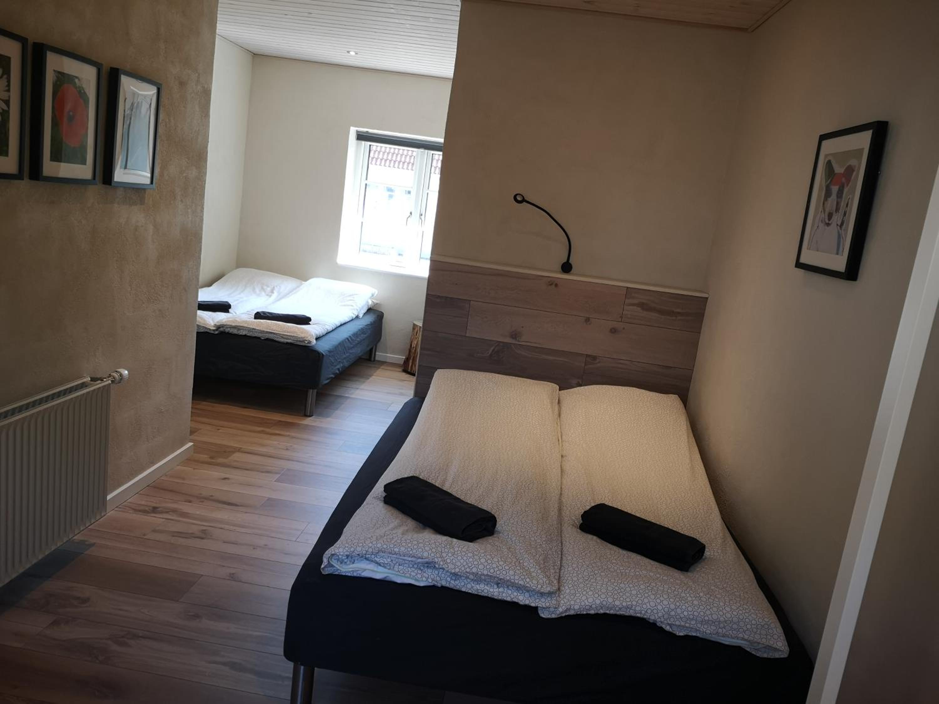Quadruple Room with Private Bathroom - Photo 6