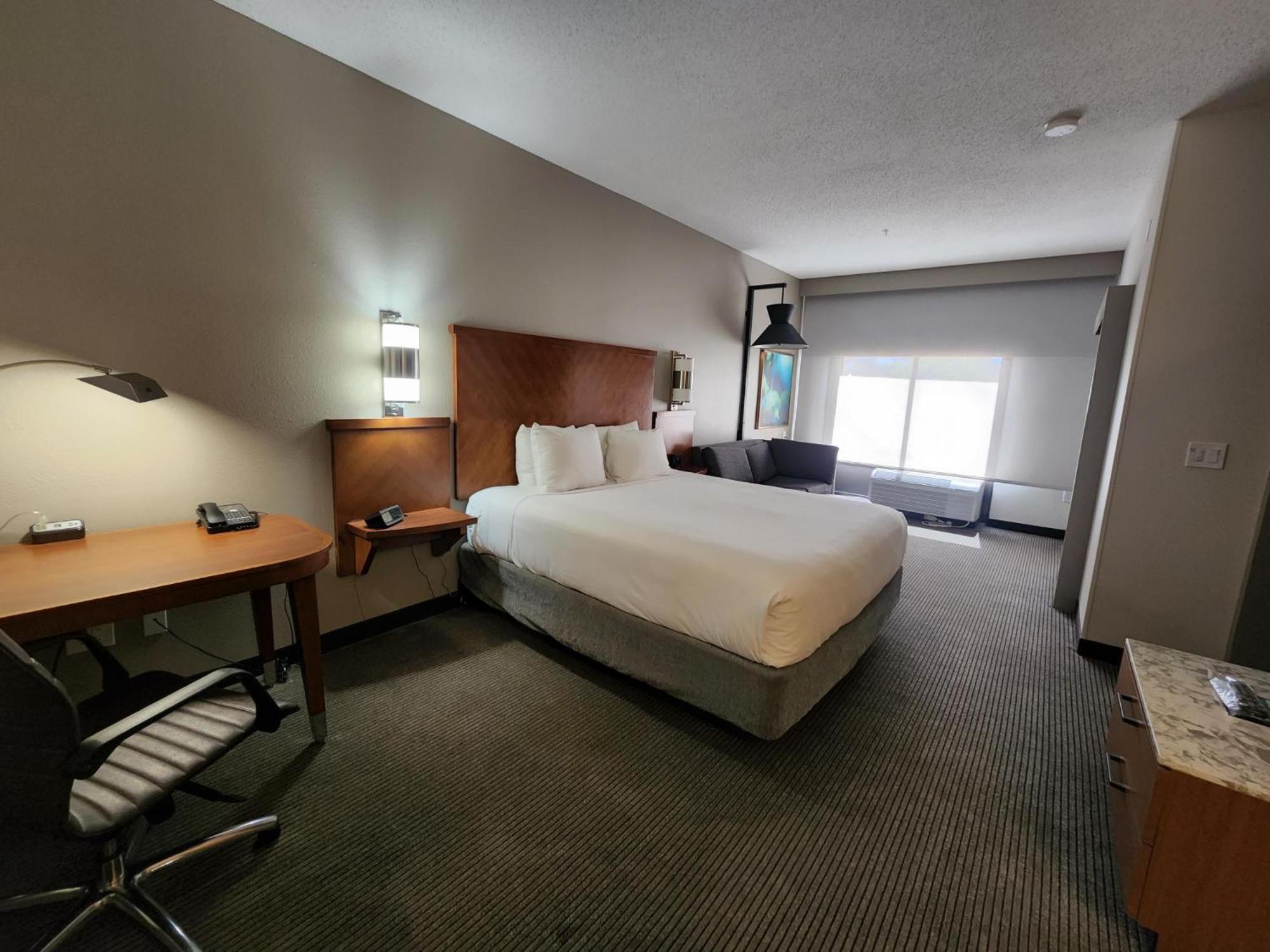 King Room with Sofa Bed and Accessible Tub - Photo 3