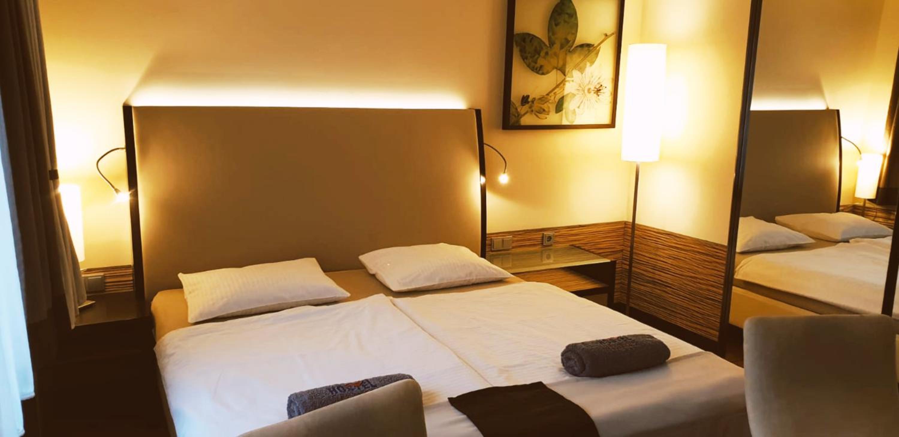 Deluxe King Room - Photo 3