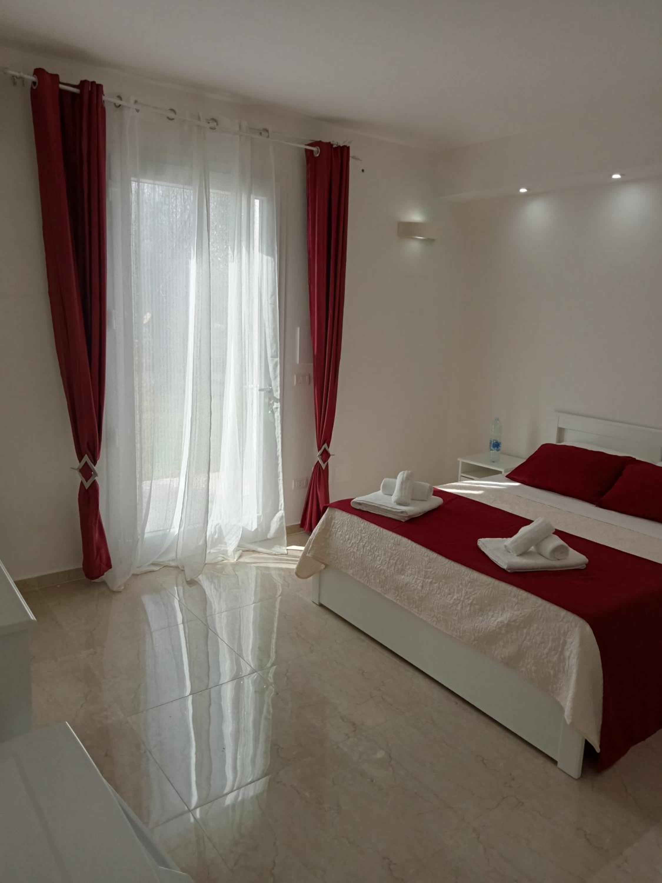 Double Room with Private Bathroom - Photo 1