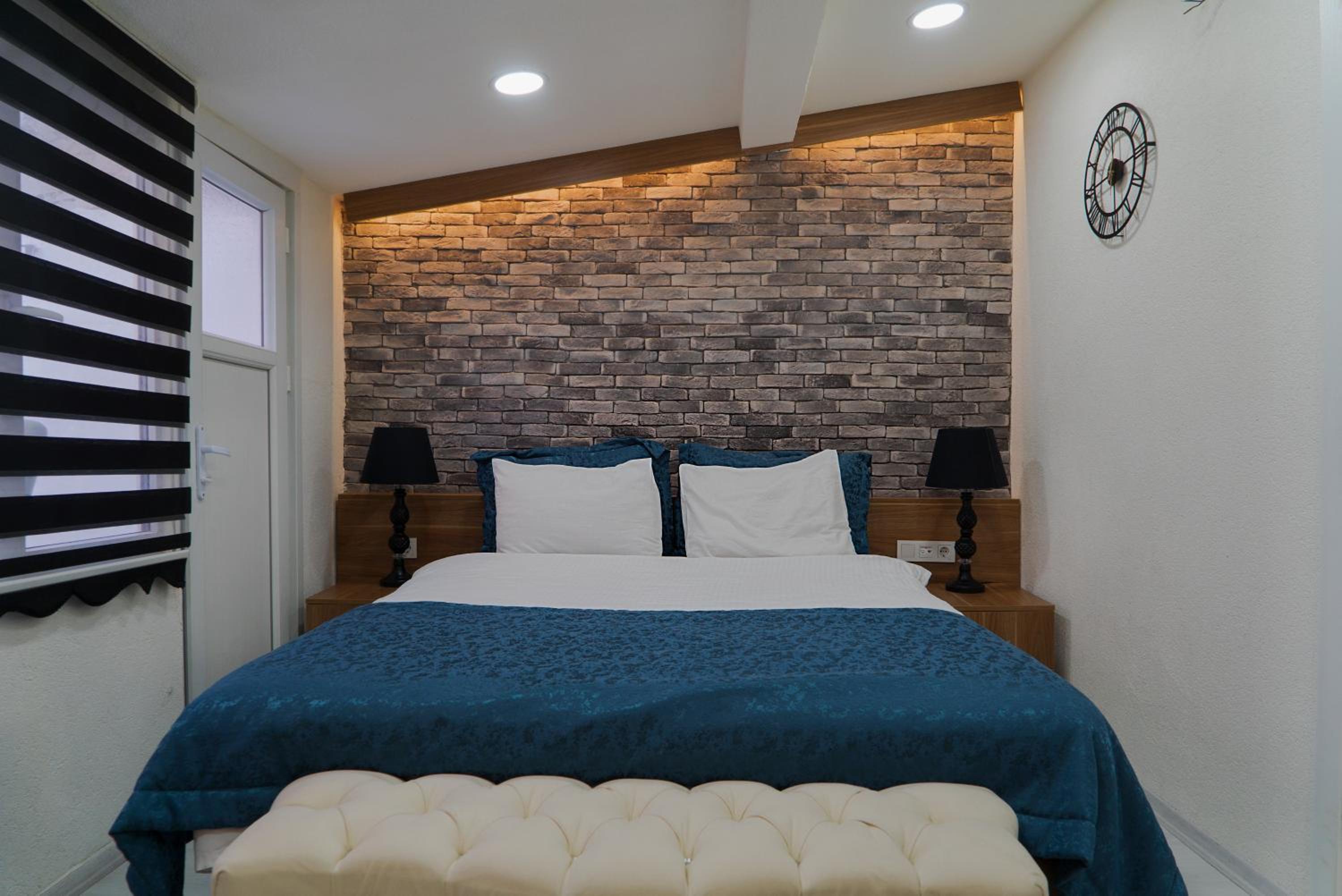 Standard King Room photo 2