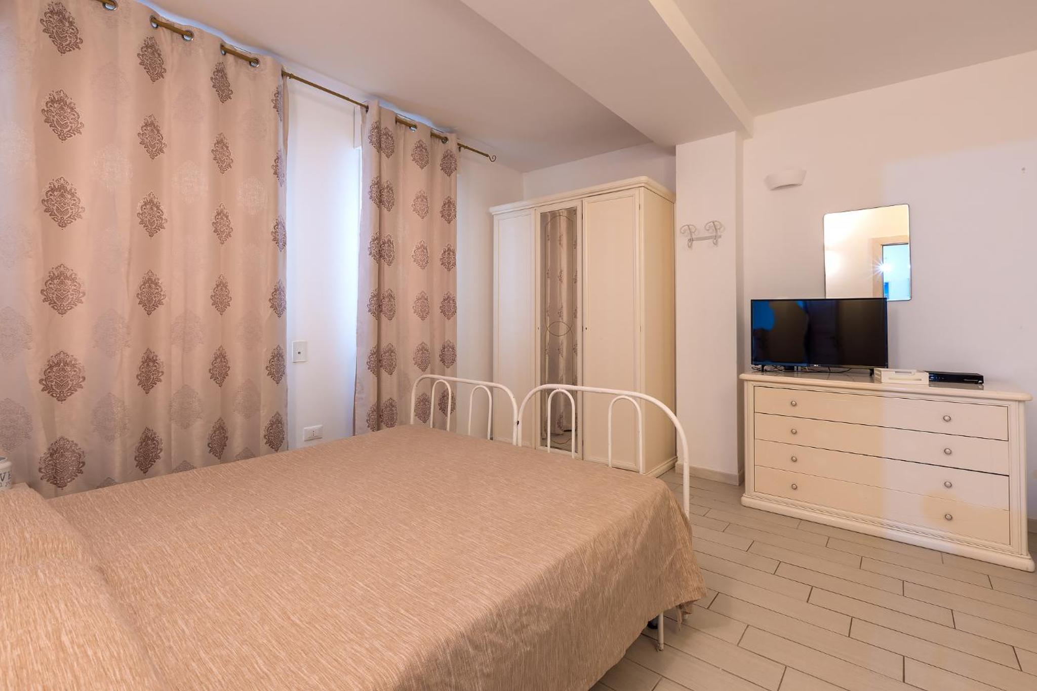 Three-Bedroom Apartment - Photo 6