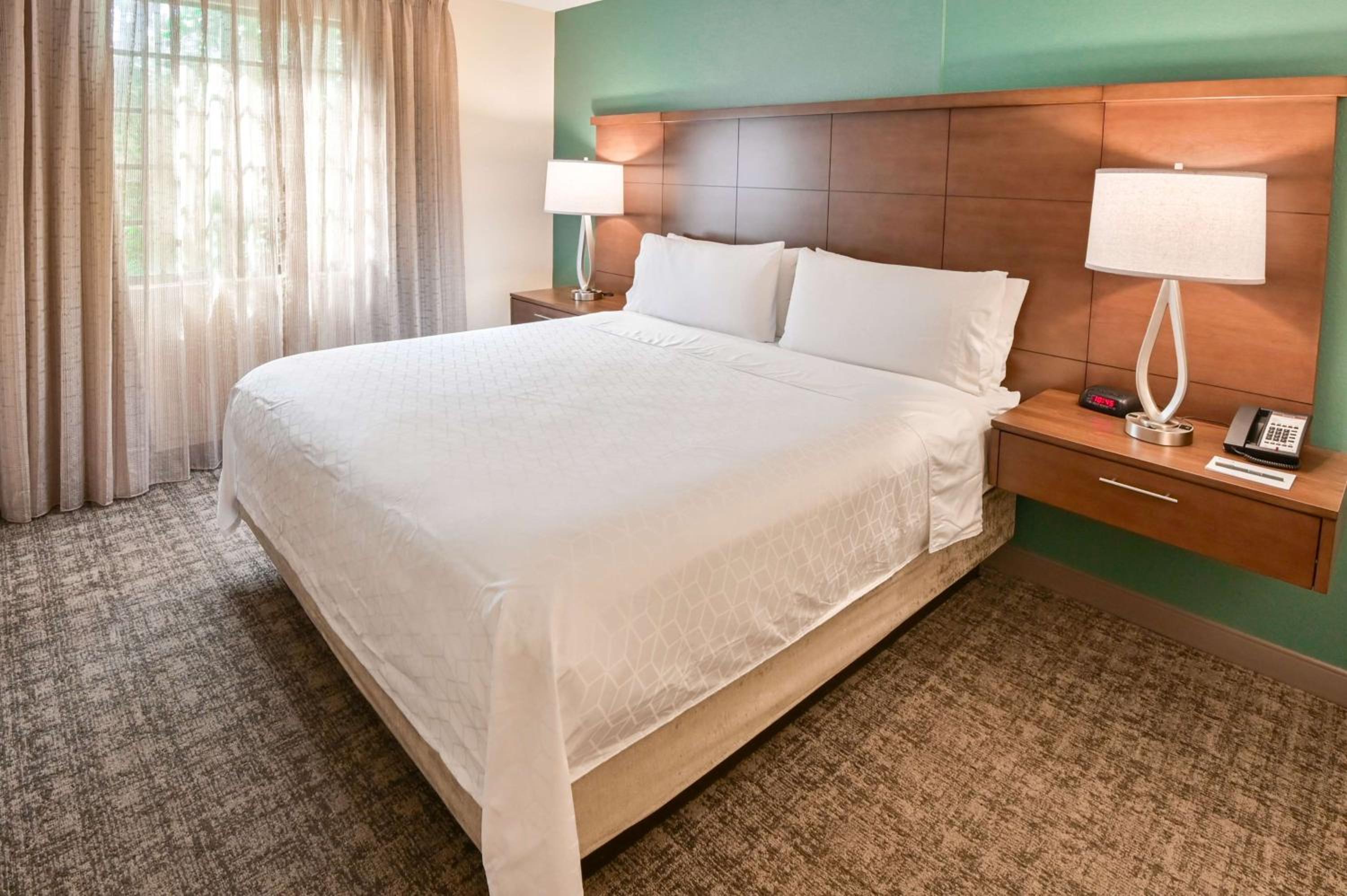 Two-Bedroom Suite - King and Queen Bed