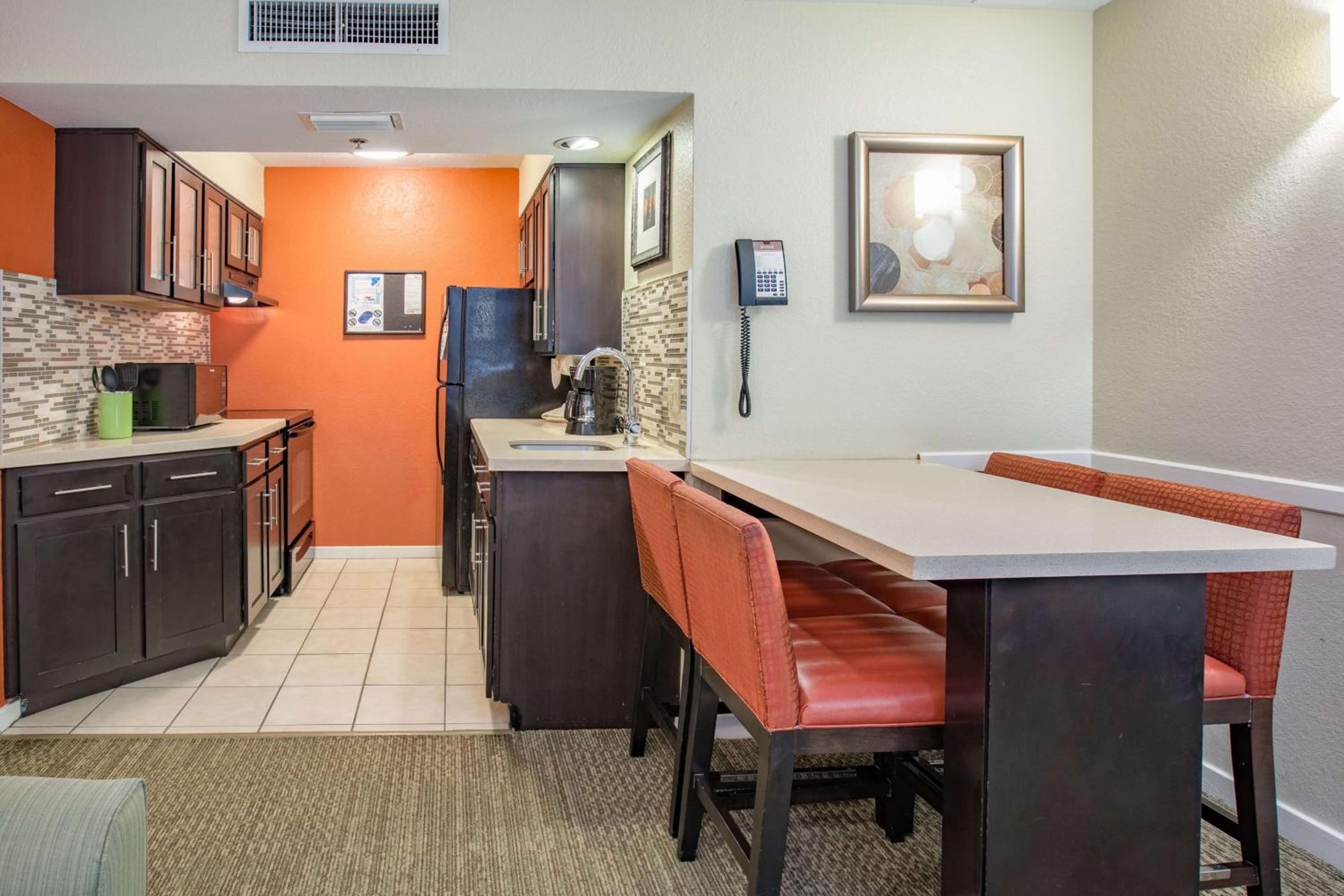 One Bedroom King Suite thumbnail 6