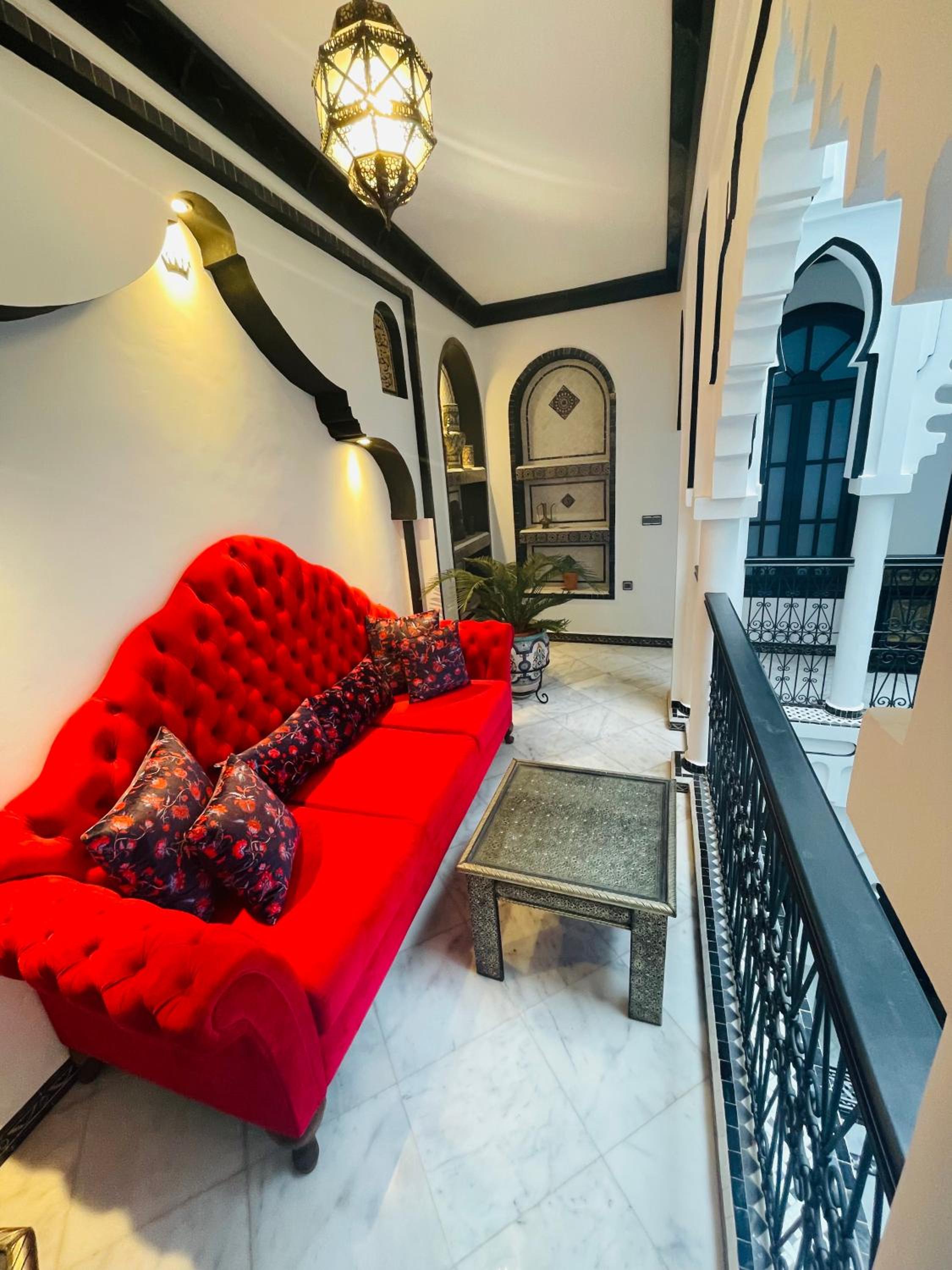 Double or Twin Room with Balcony - Photo 18