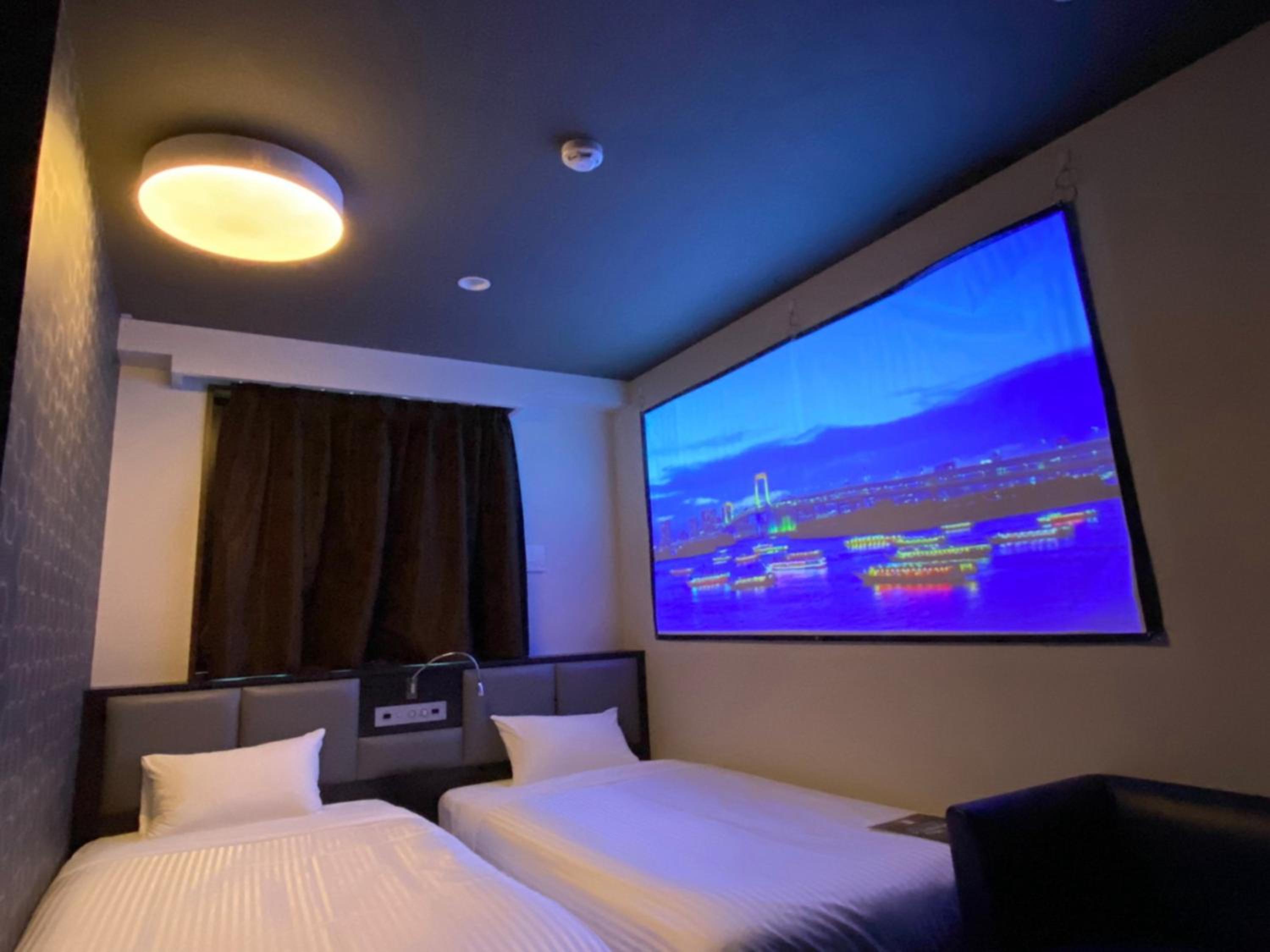 Hollywood Twin Room - Non-Smoking - Photo 21