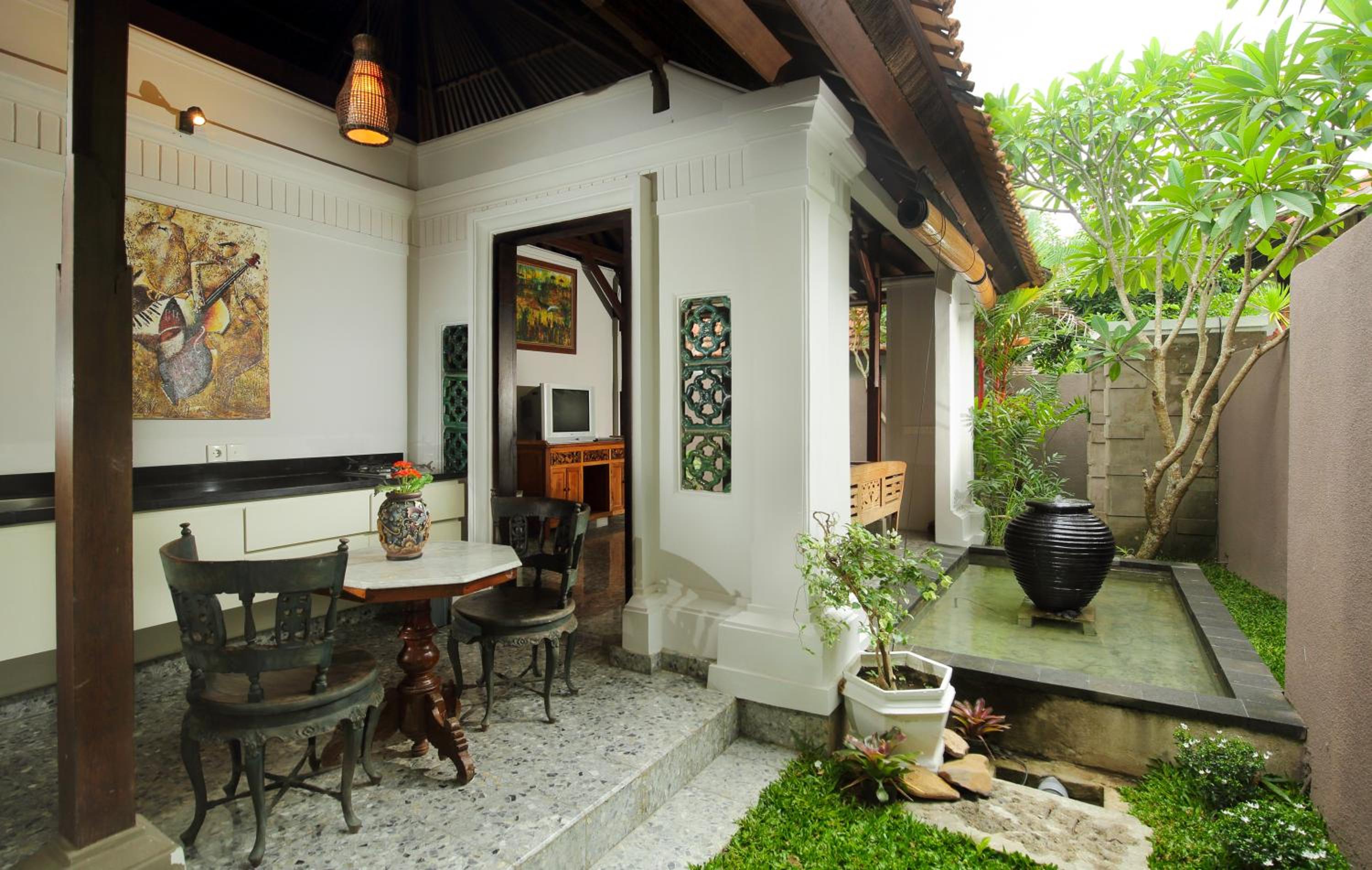 Suite Room with Garden View - Photo 16
