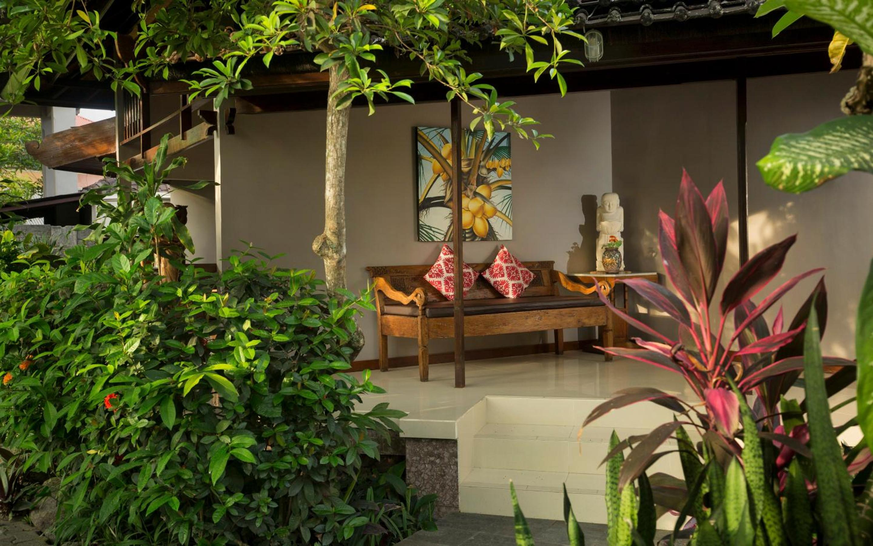 Deluxe Room with Garden View - Photo 17