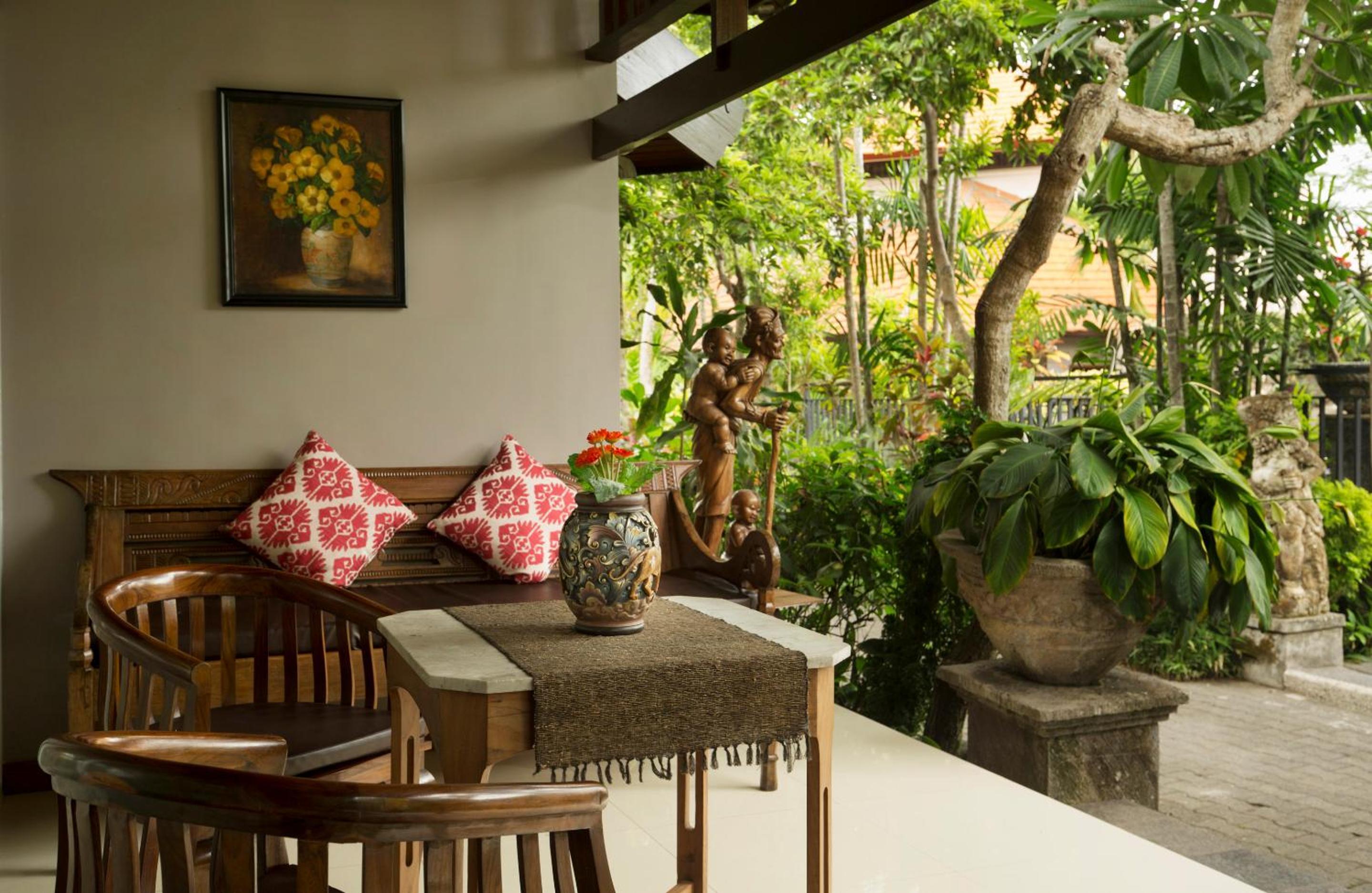 Deluxe Room with Garden View - Photo 16