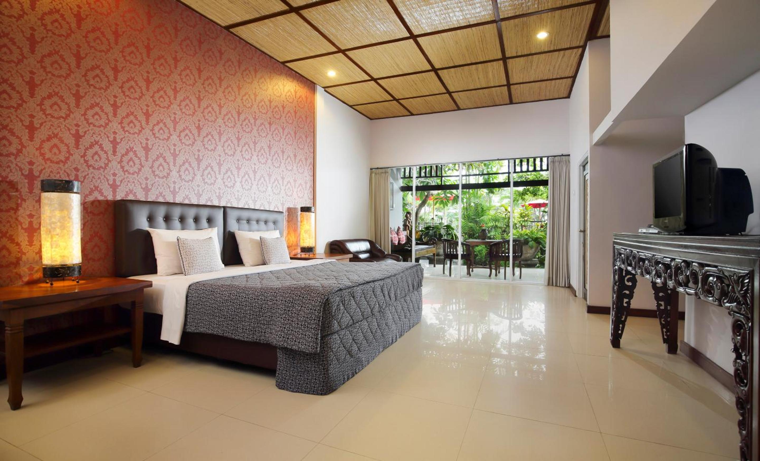 Deluxe Room with Garden View - Photo 13