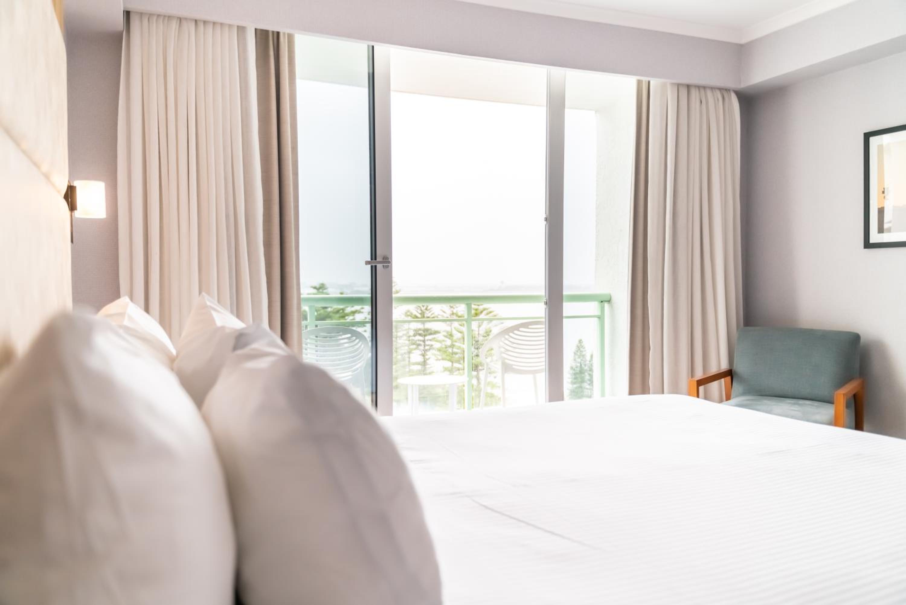 Junior King Suite with Bath and Bay View