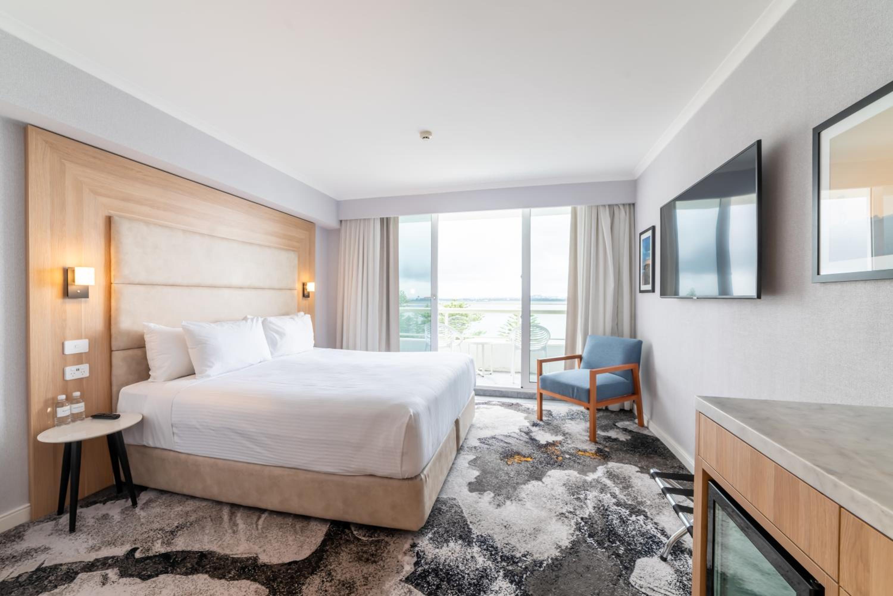 Deluxe King Room with Bay View