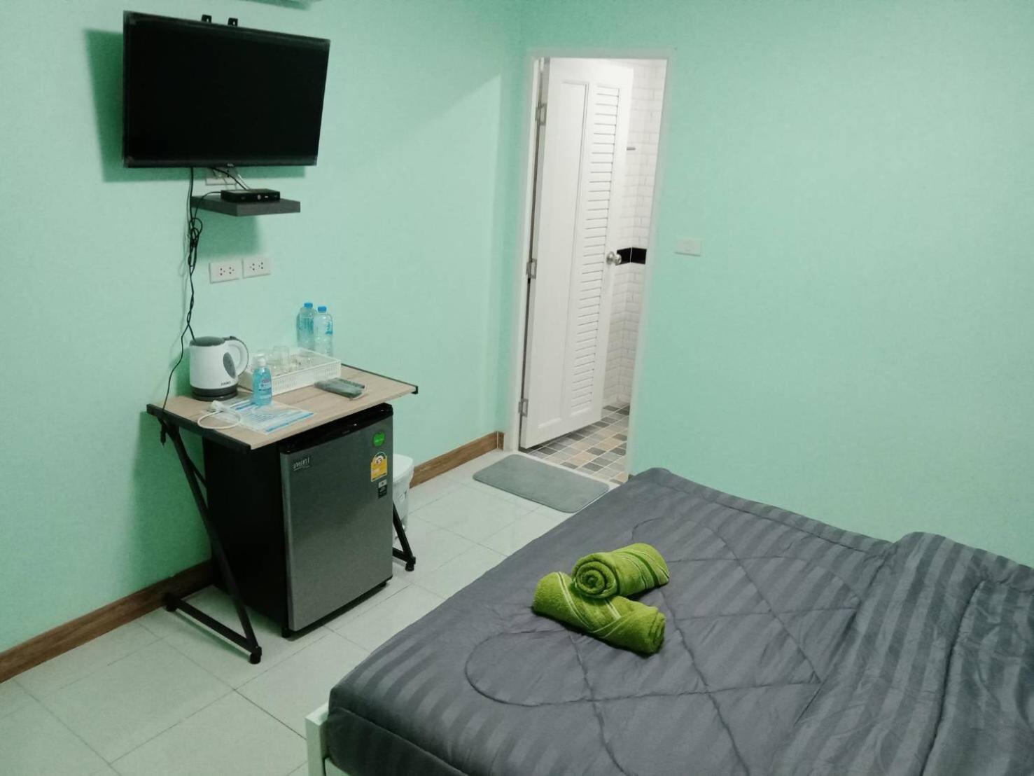 Standard Queen Room - Photo 14