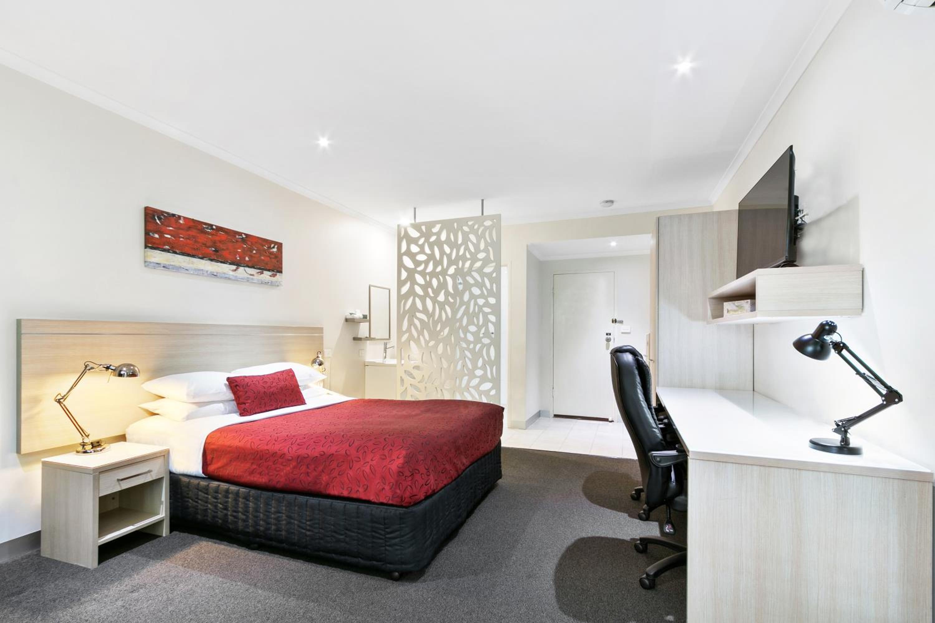 Executive Queen Room - Photo 4
