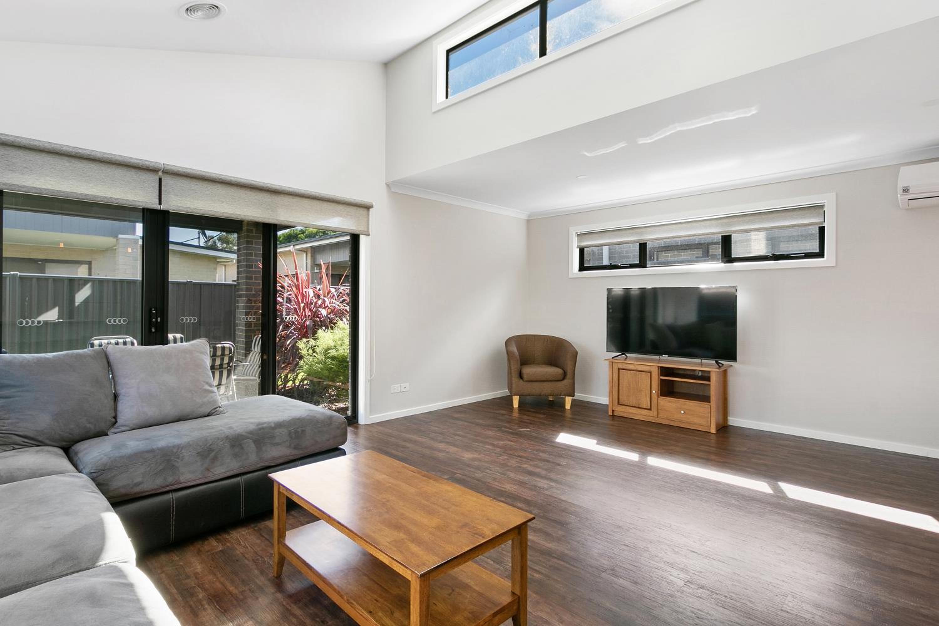Three-Bedroom Villa - Photo 3