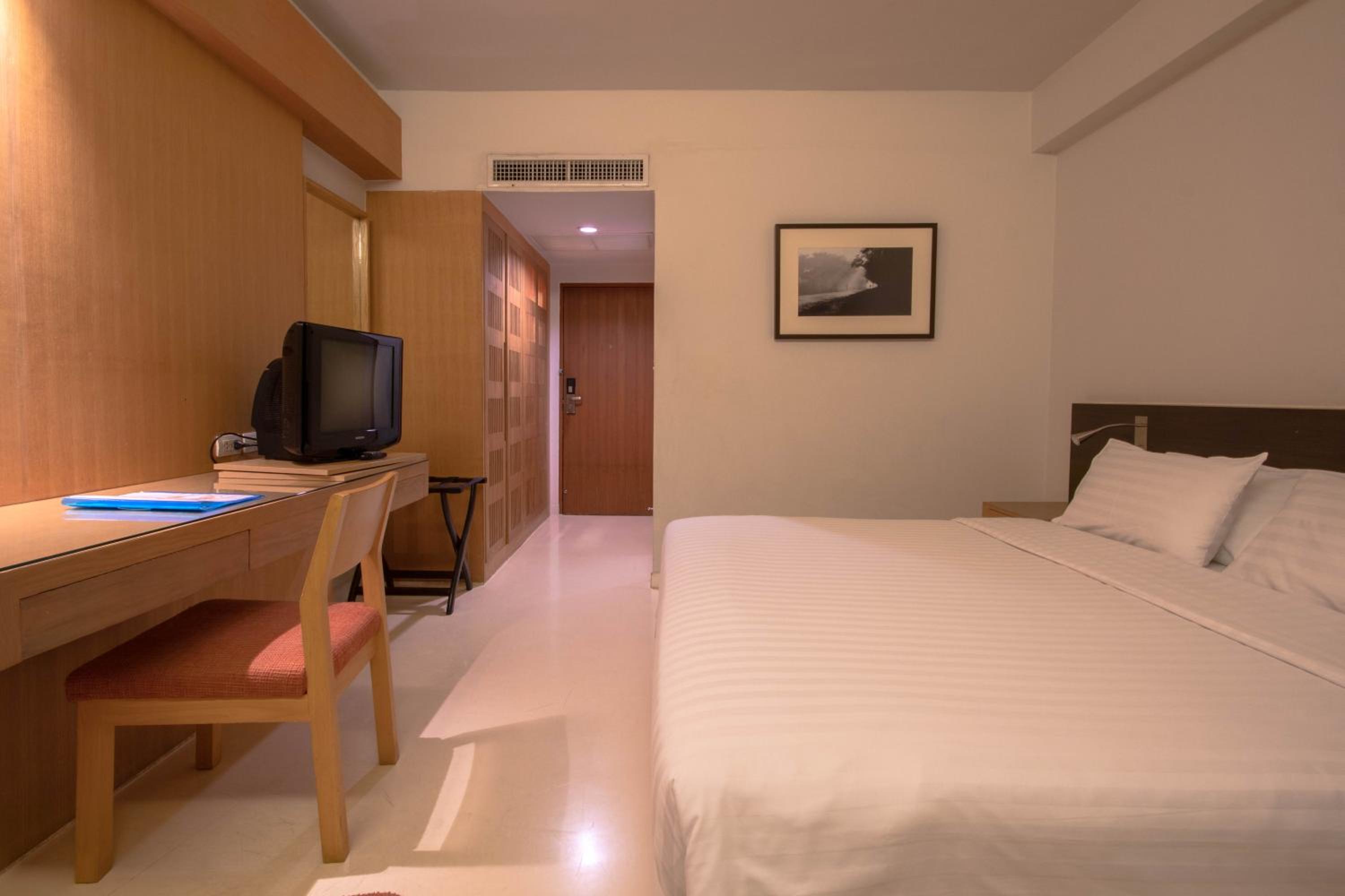 Deluxe King Room photo 3