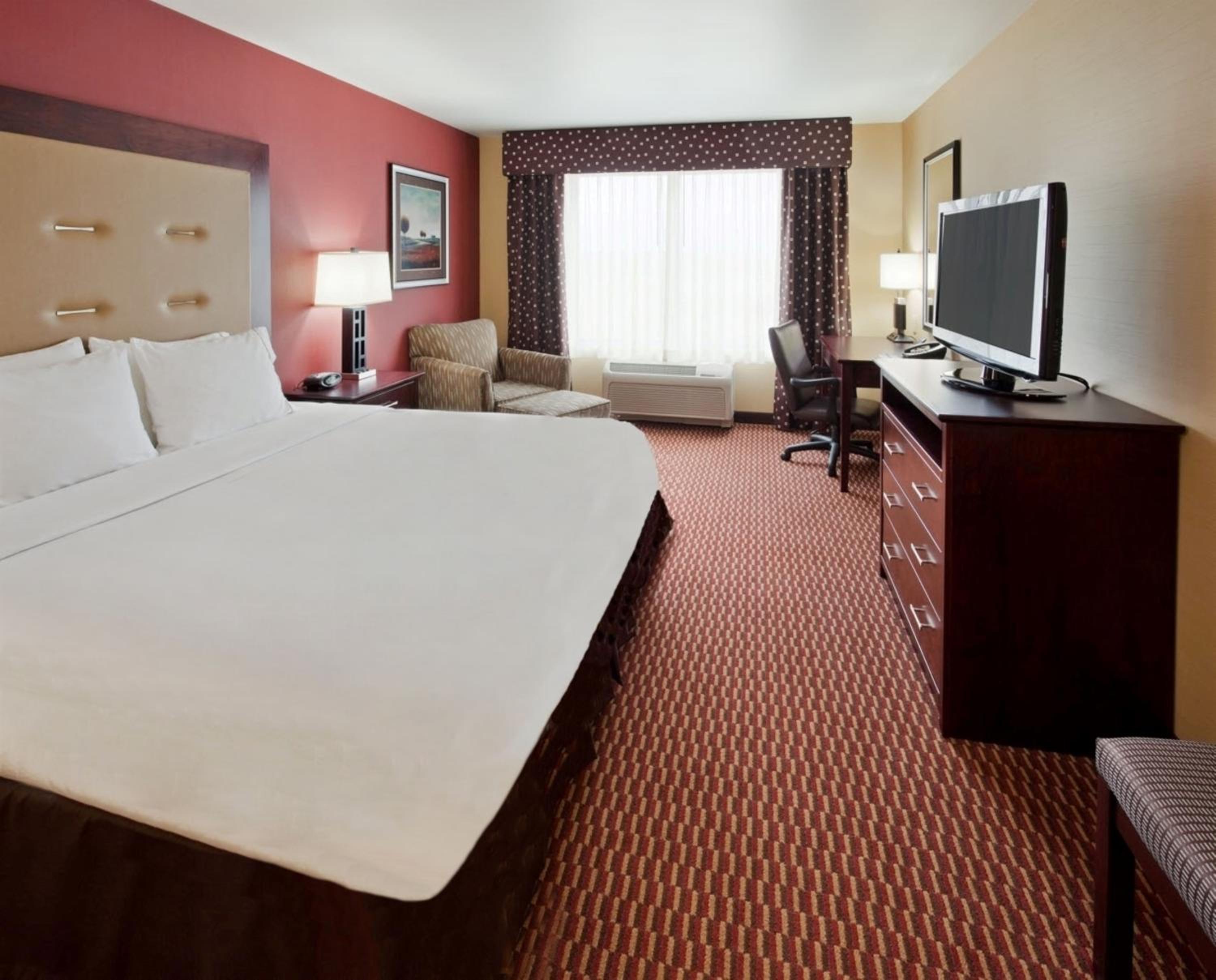 King Room - Hearing Accessible - Non-Smoking