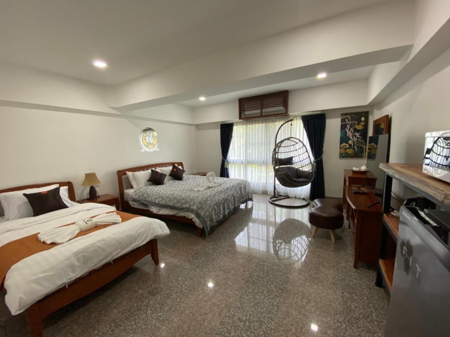 Large Double or Twin Room - Photo 3